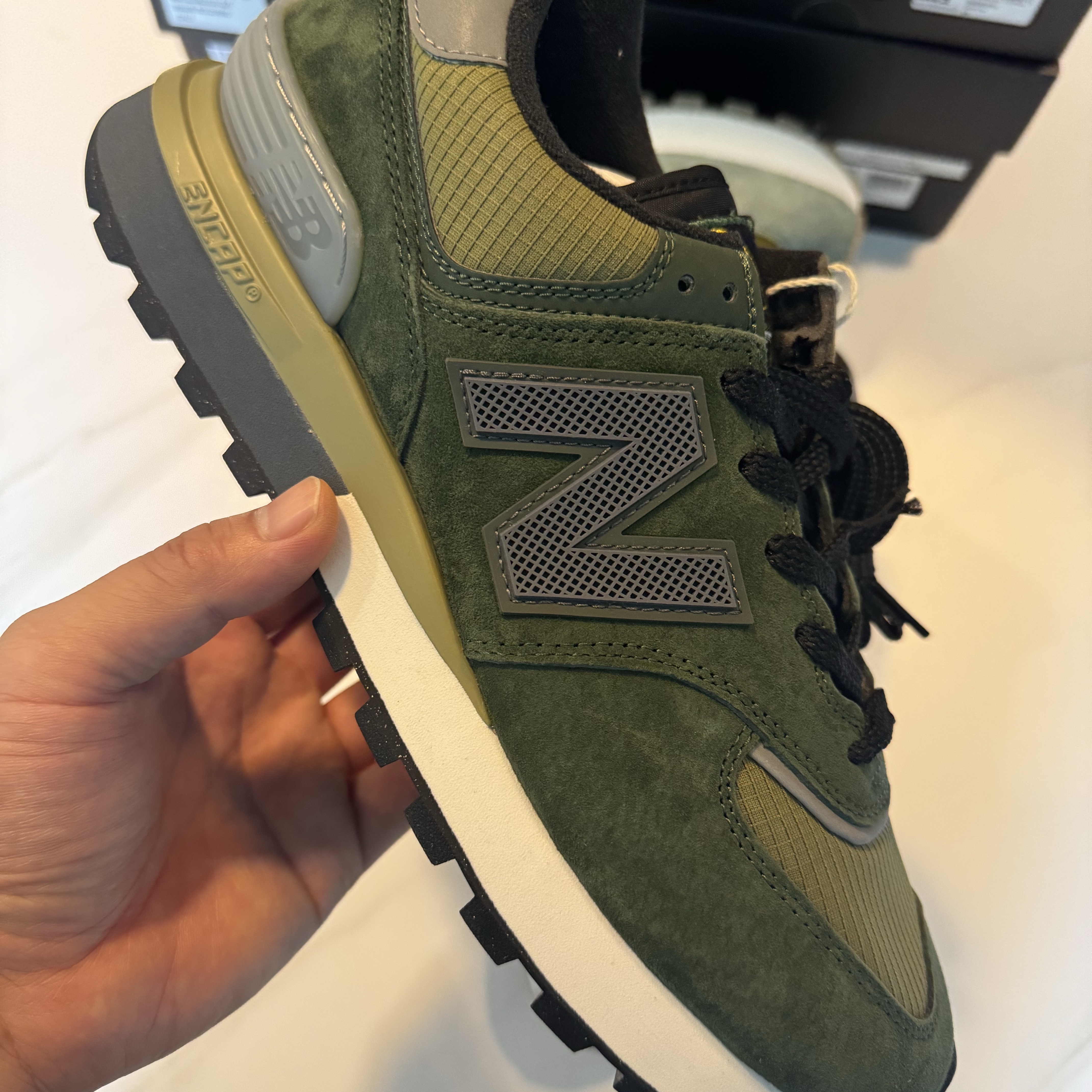 New Balance x Stone Island 574 Legacy Dark Green, New Balance x Stone Island 574 Legacy Light Green 착용 스타일 - 2