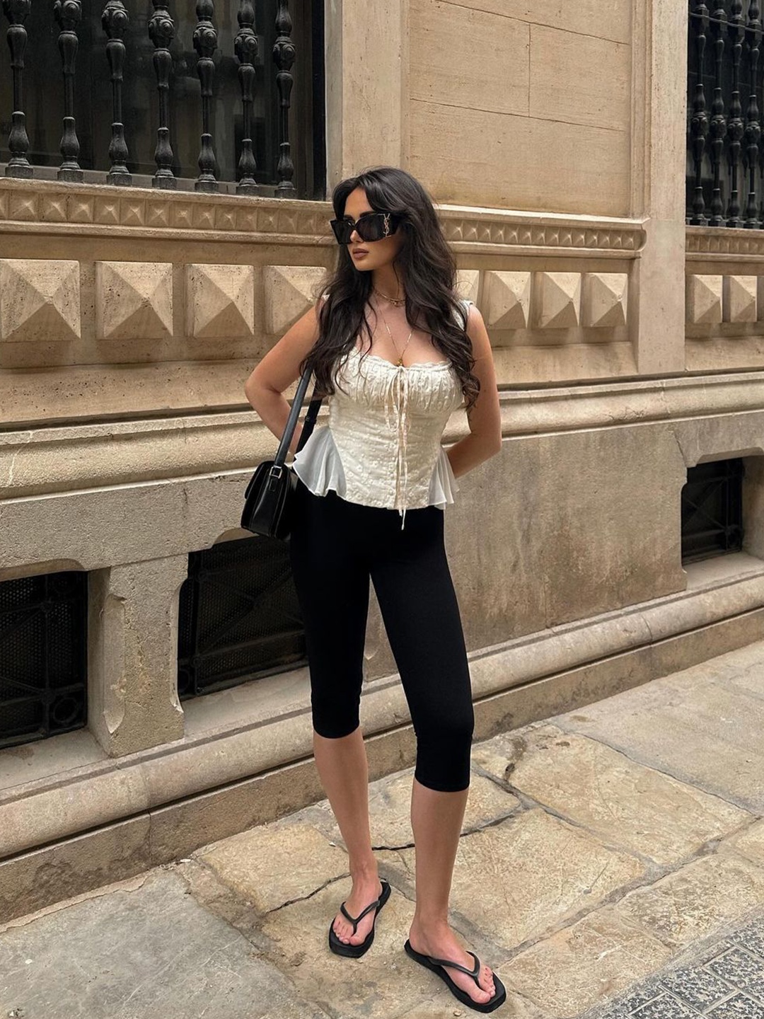 SIO Side Slit Capri Pants, (W) Khy Poplin Low Rise Capri Black 착용 스타일 - 5