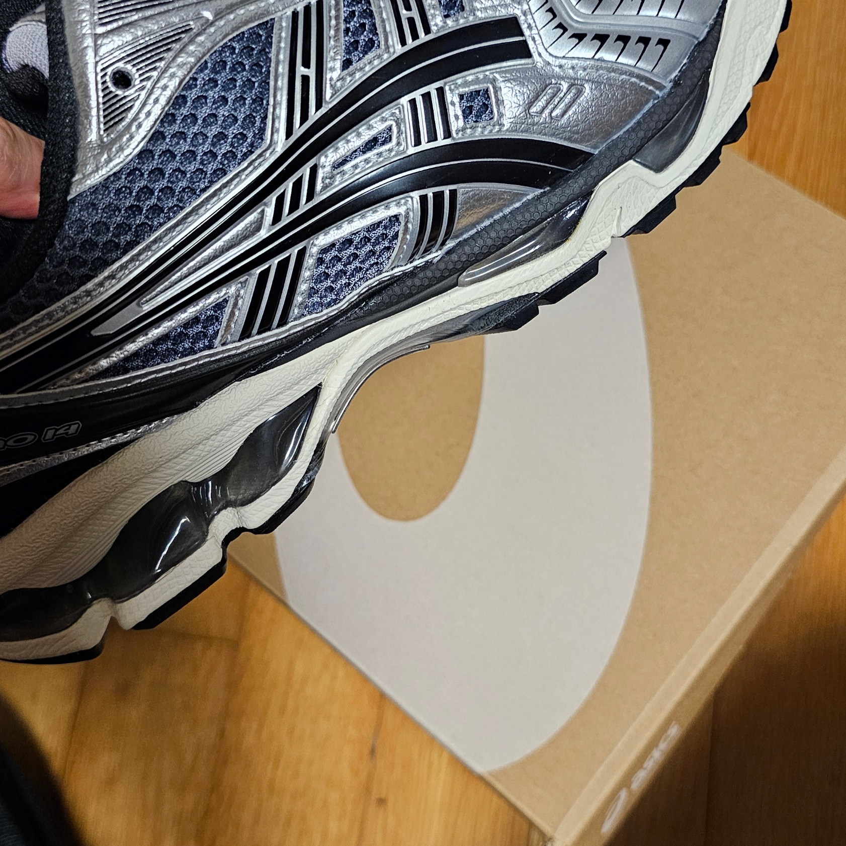 Asics Unlimited Gel-Kayano 14 Carrier Grey Black 착용 스타일