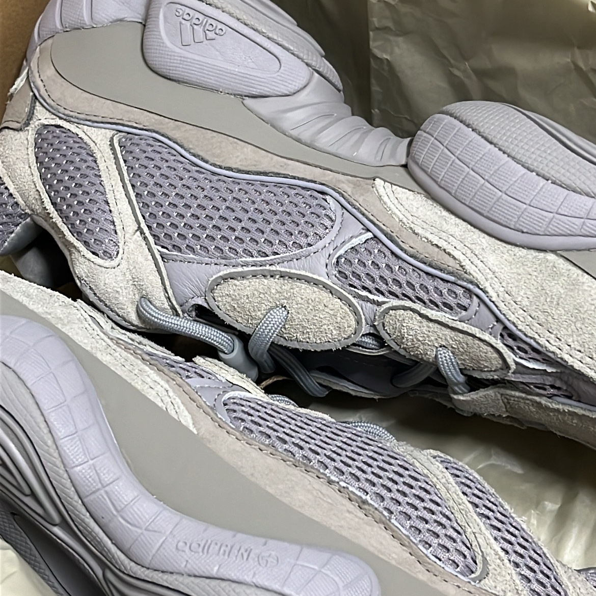 Adidas Yeezy 500 Stone Salt 착용 스타일 - 2