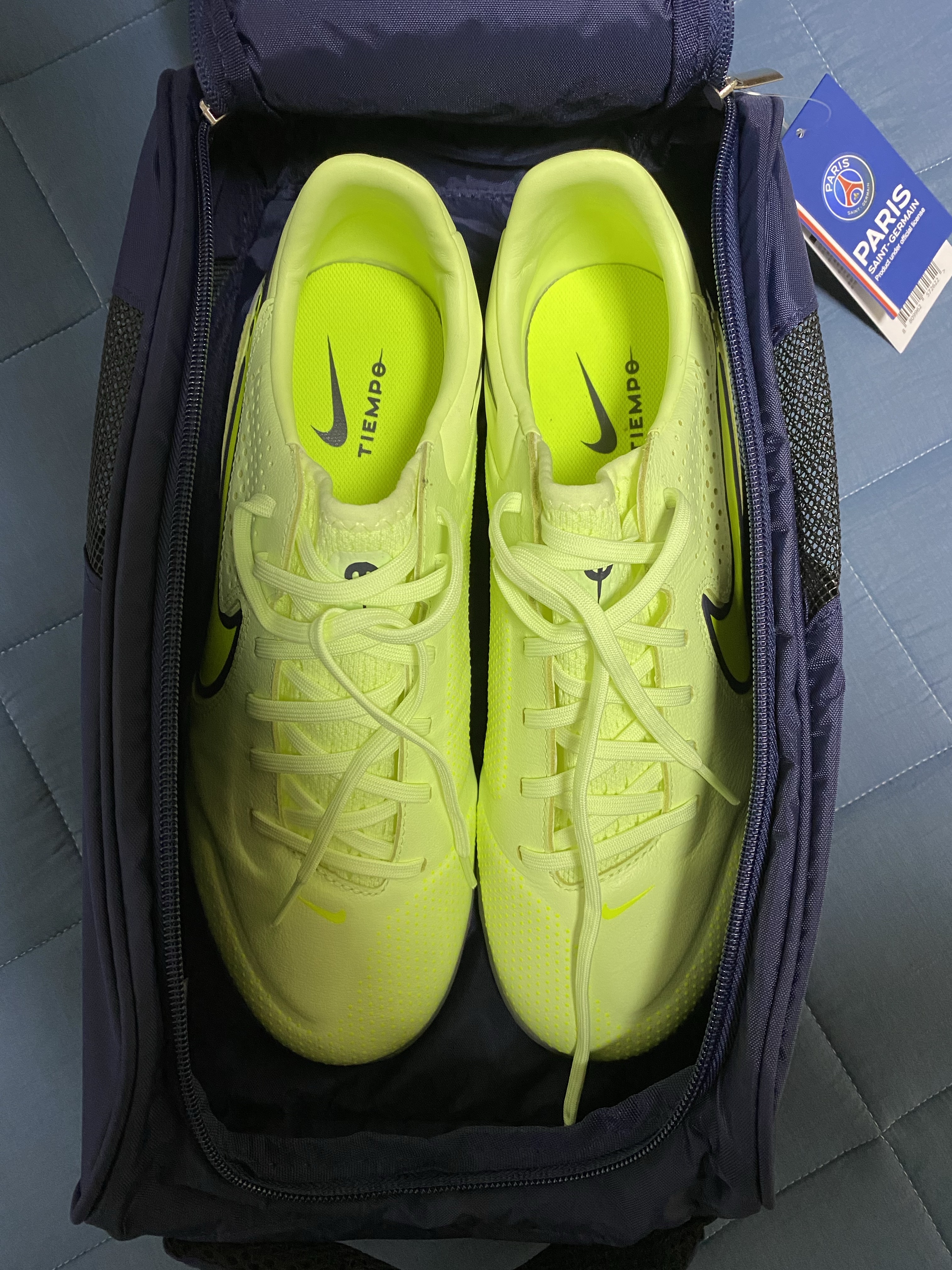 Nike React Tiempo Legend 9 Pro TF Barely Volt 착용 스타일 - 1