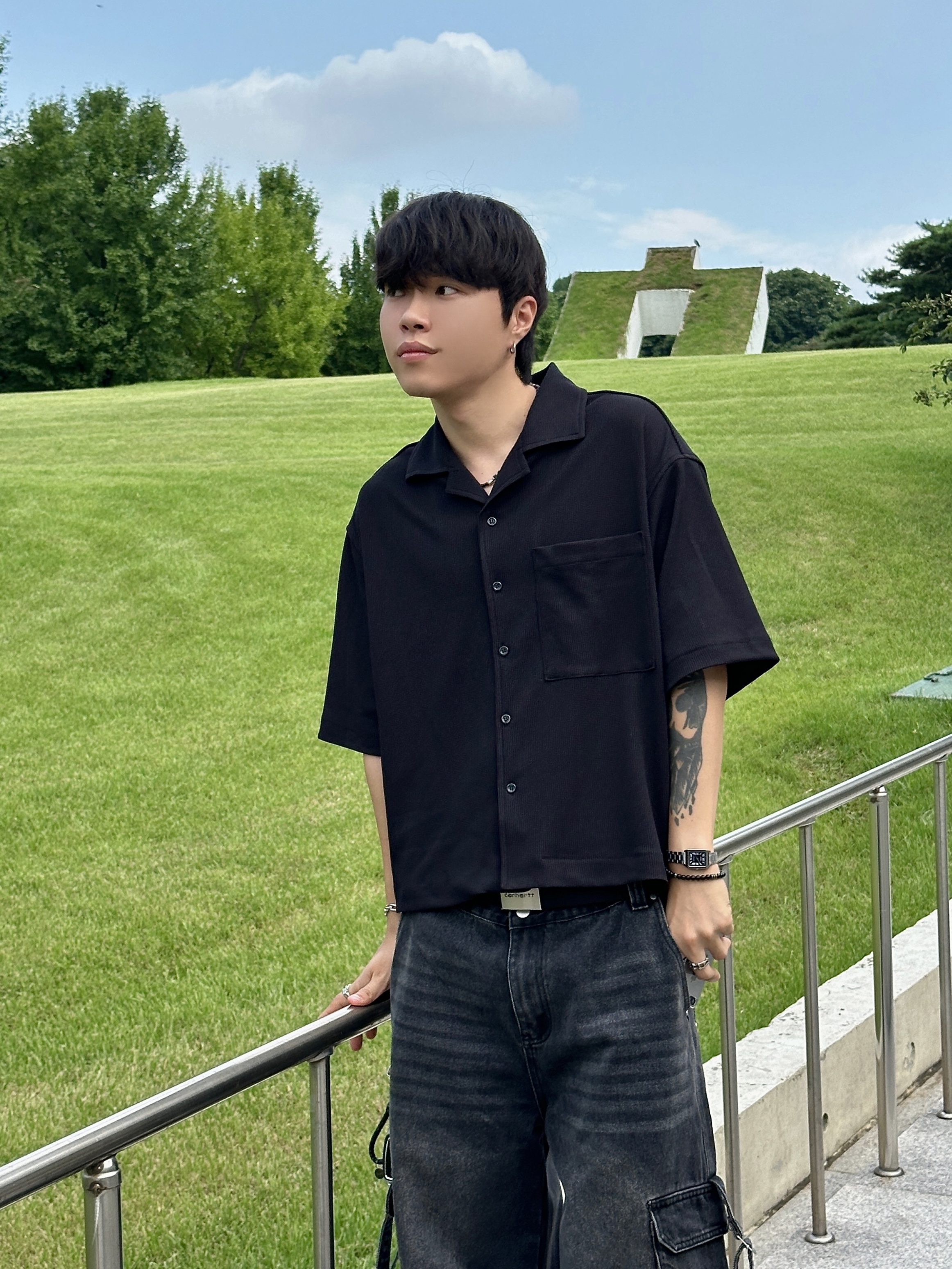 Maison Mihara Yasuhiro Blakey OG STC Sole Paper Like Leather Low-top Sneakers Black 착용 스타일 - 2