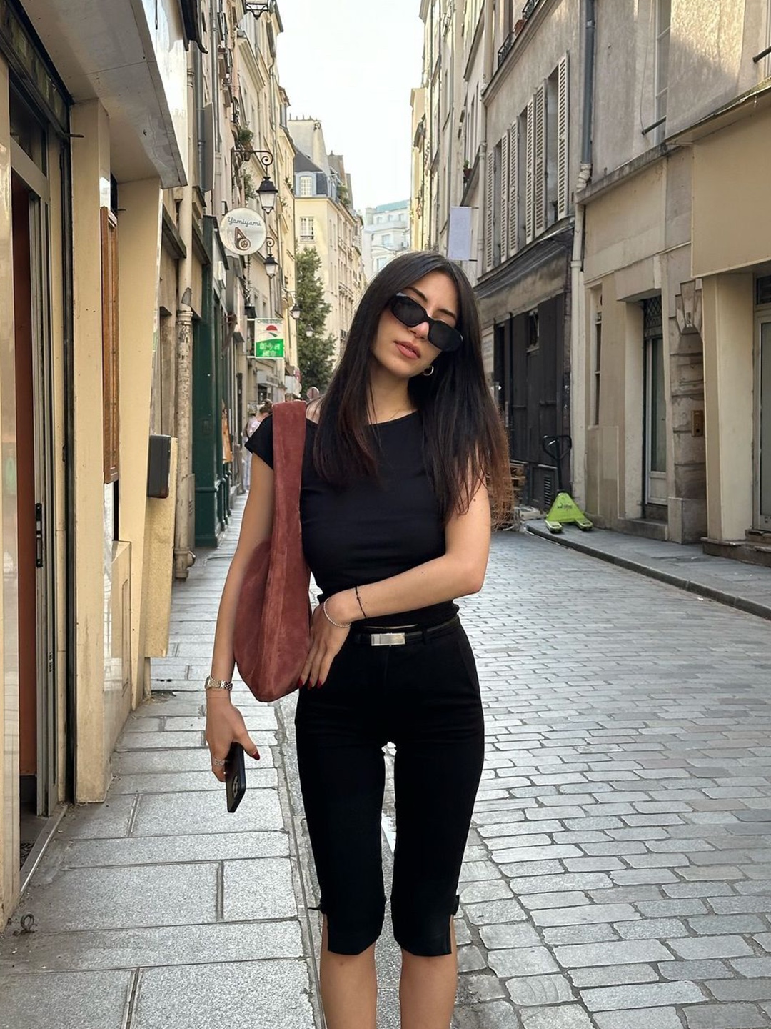 SIO Side Slit Capri Pants, (W) Khy Poplin Low Rise Capri Black 착용 스타일 - 3