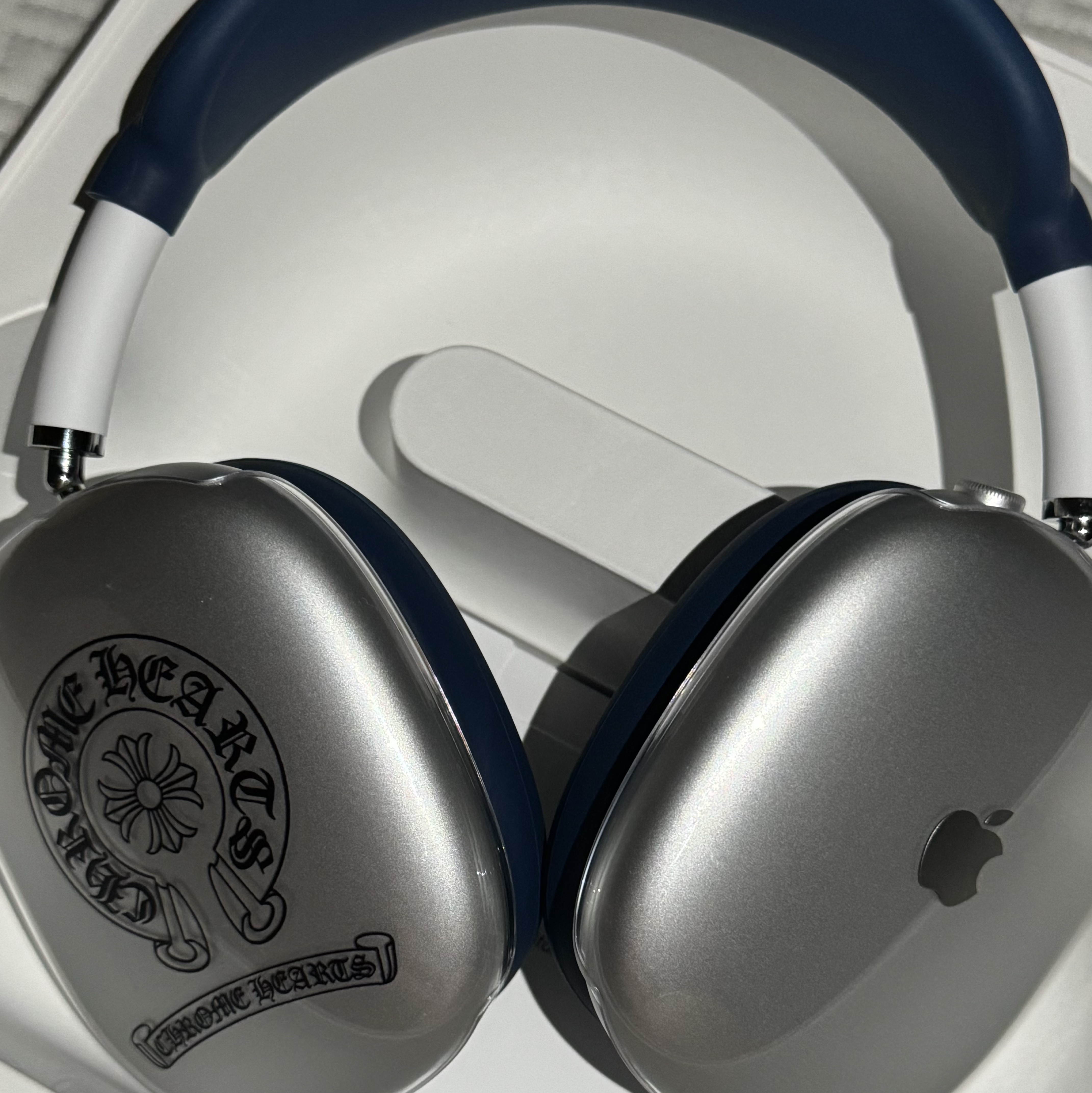 Apple AirPods Max Lightning Silver (Korean Ver.) 착용 스타일 - 2