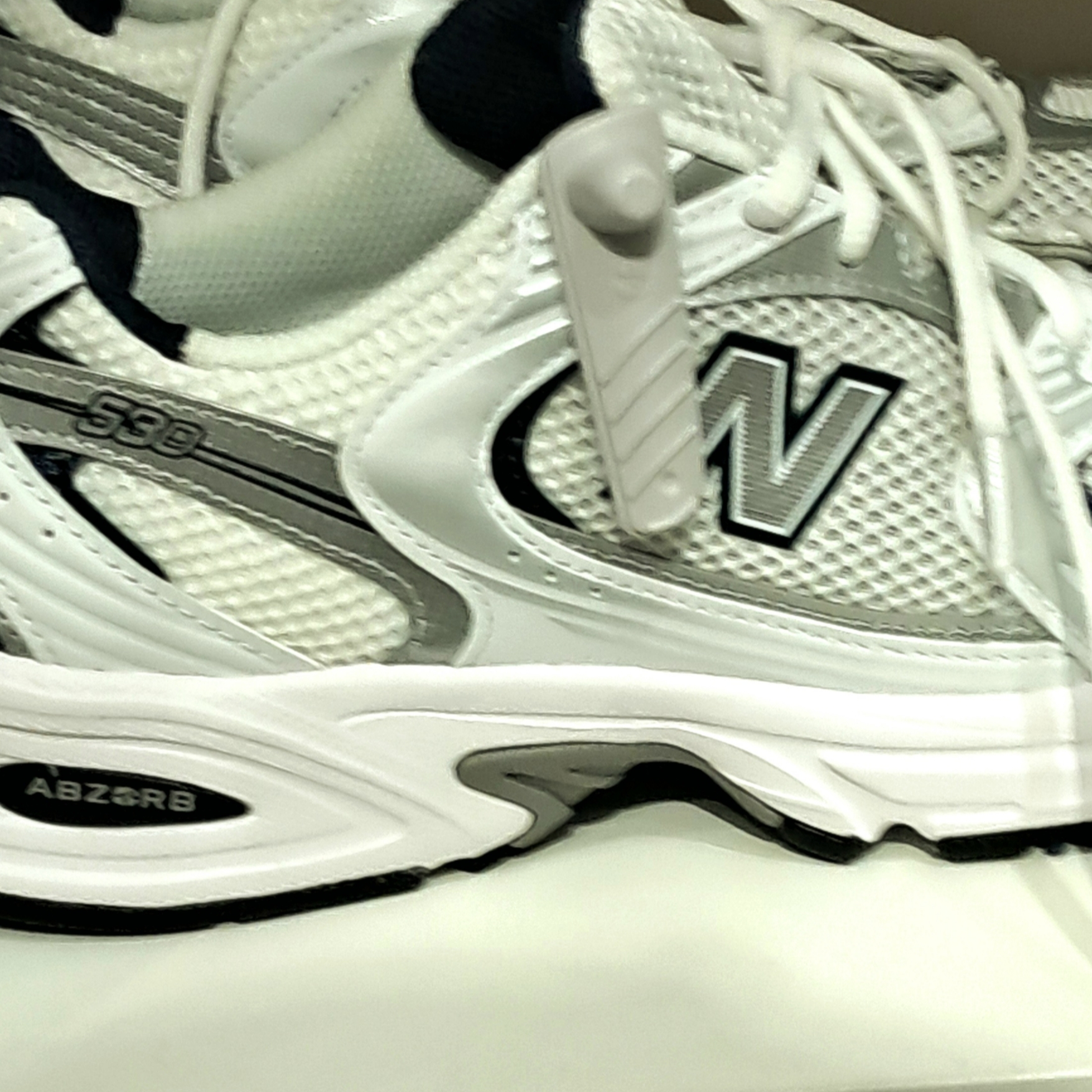 New Balance 530 White 착용 스타일