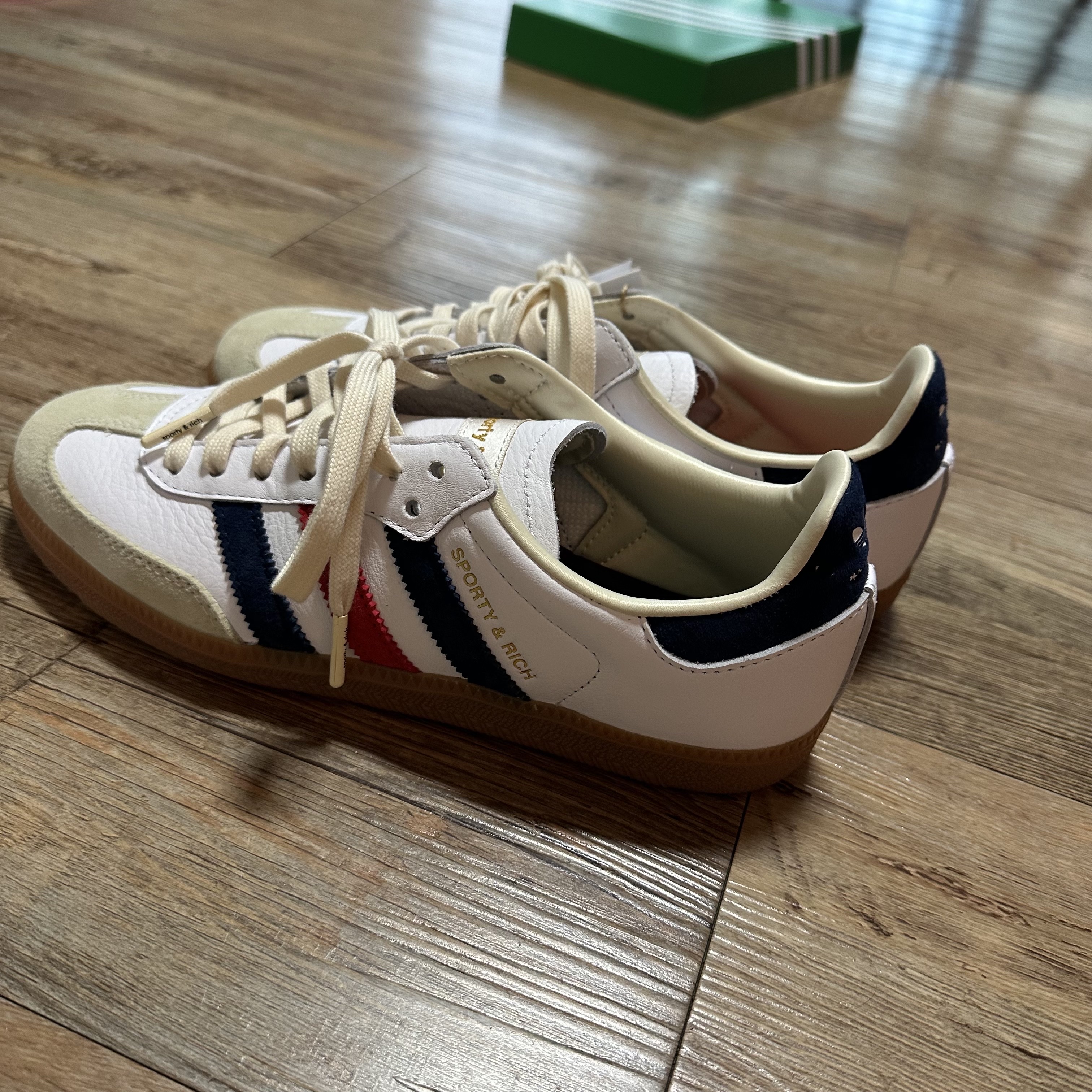 Adidas x Sporty & Rich Samba OG Cloud White Night Indigo 착용 스타일