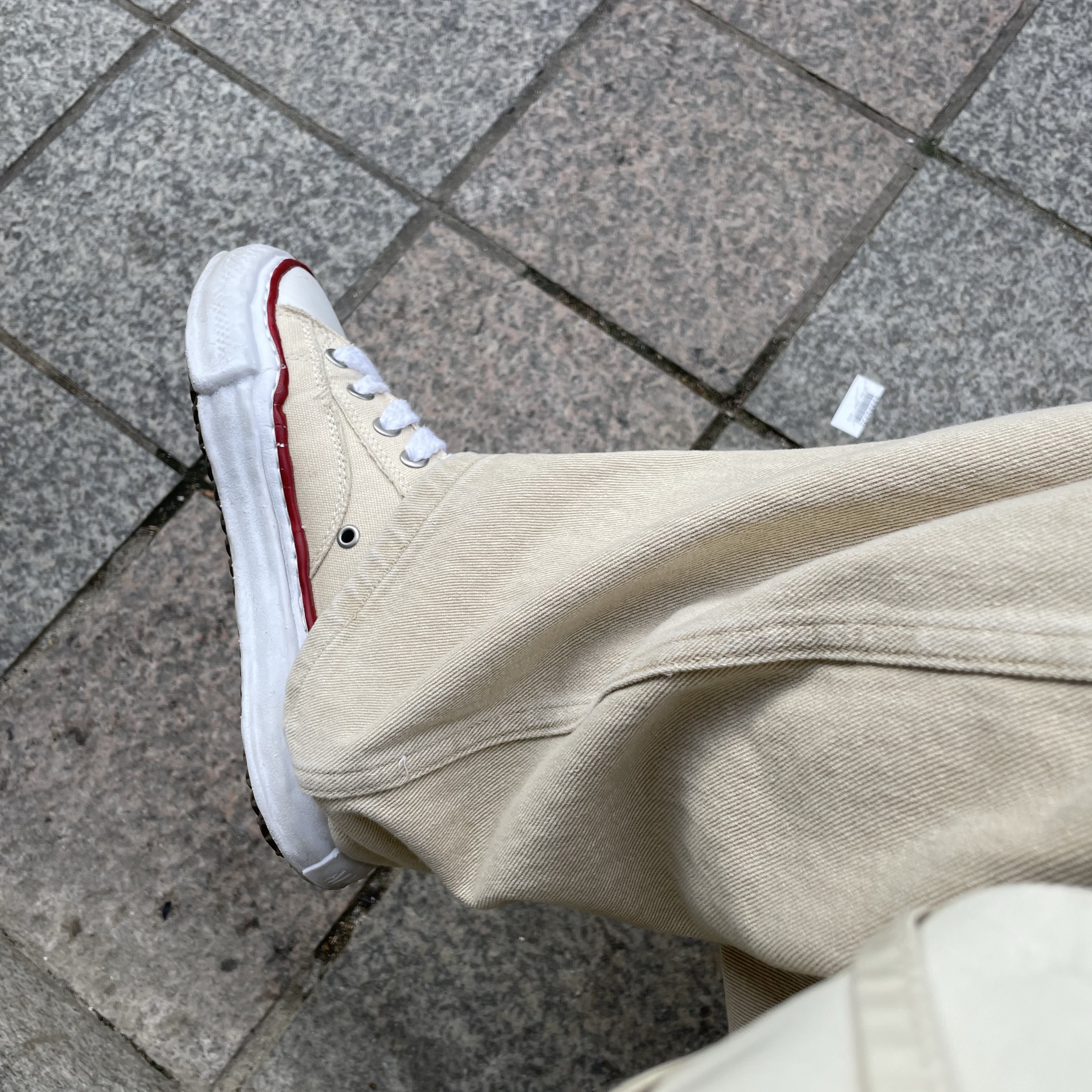 Maison Mihara Yasuhiro Peterson OG Sole Canvas Low-top Sneakers Natural 착용 스타일