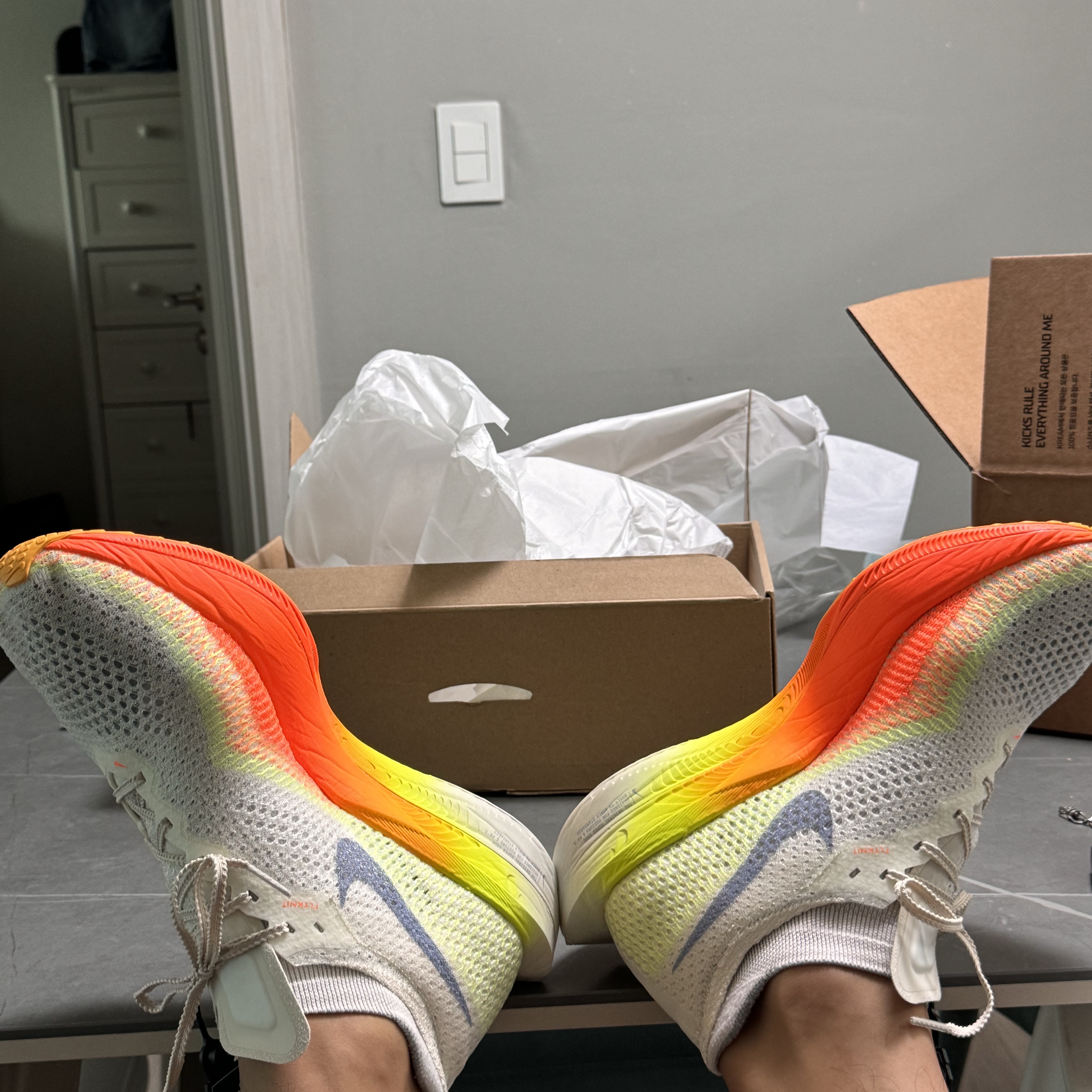 Nike ZoomX Vaporfly Next% 3 Sail Cobalt Bliss Total Orange 착용 스타일 - 3