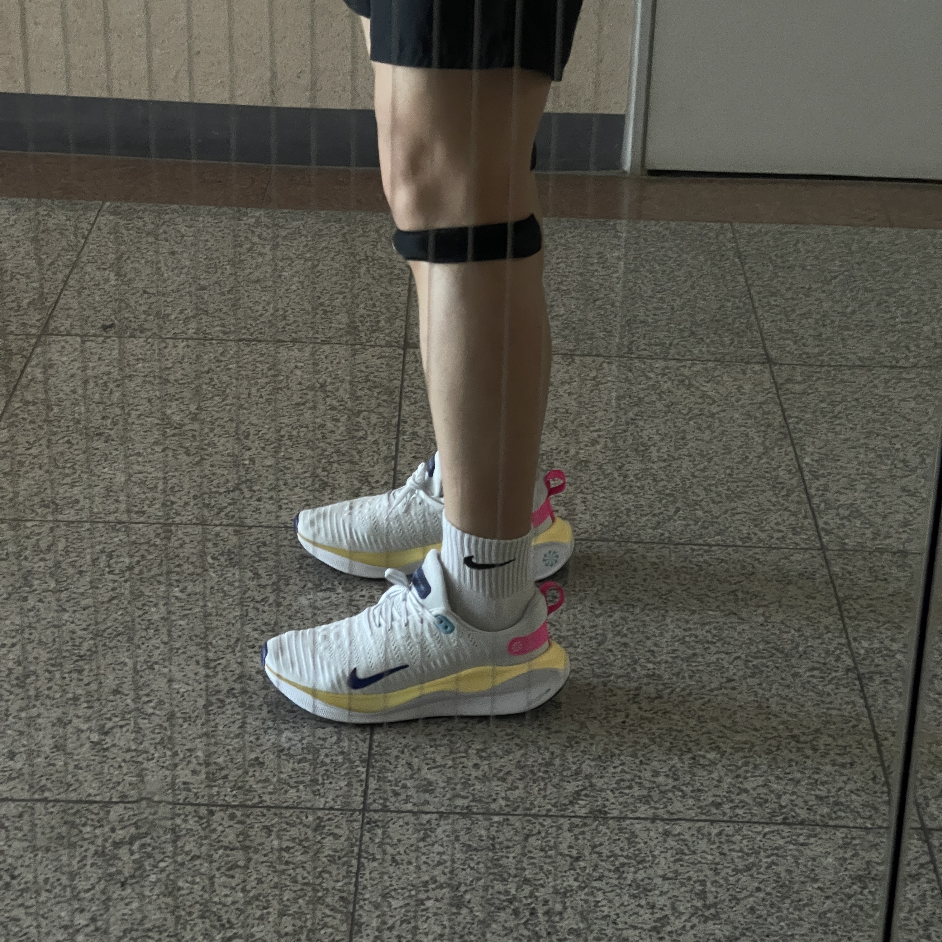 Nike ReactX Infinity Run 4 Photon Dust White 착용 스타일 - 2