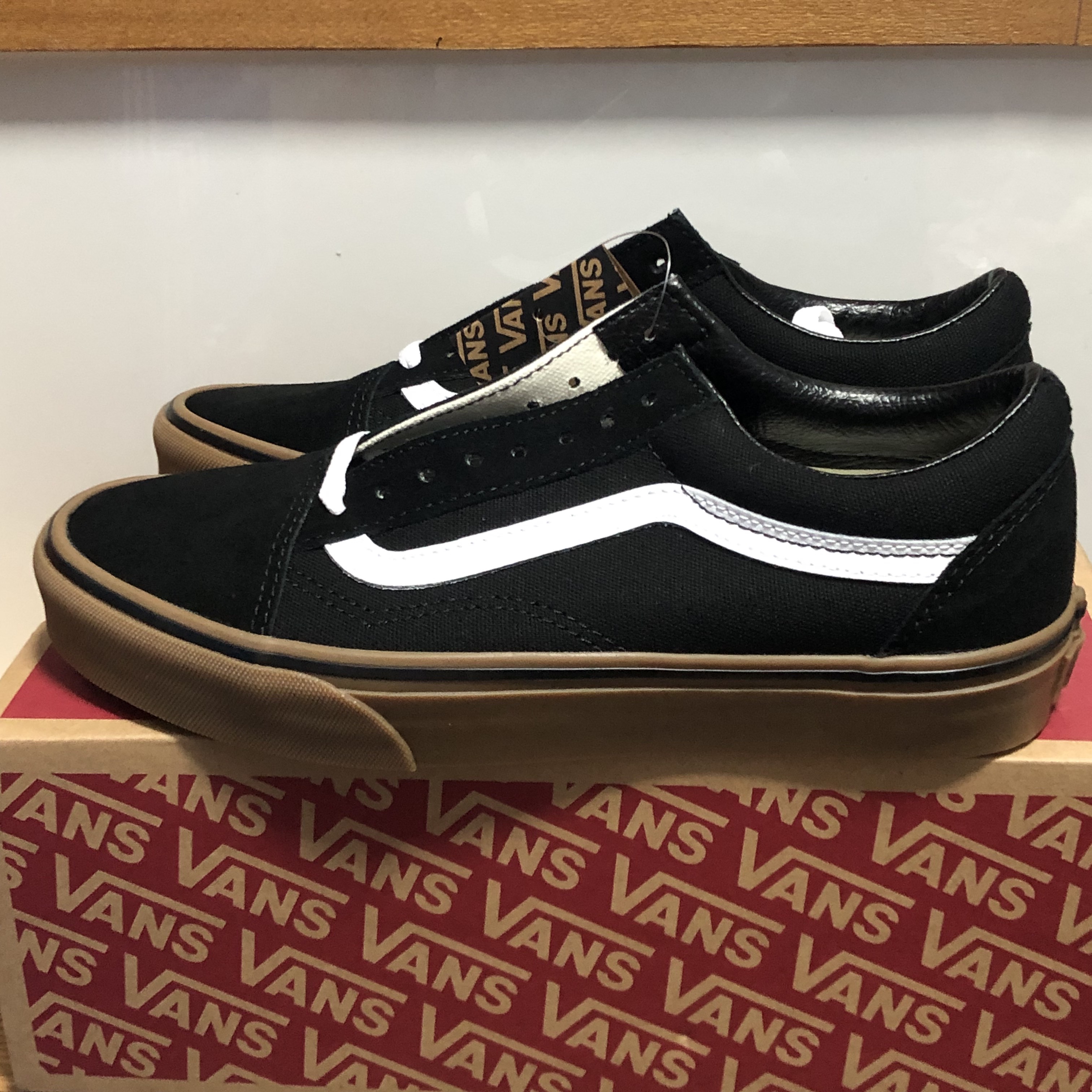 Vans Old Skool Black Gum 착용 스타일