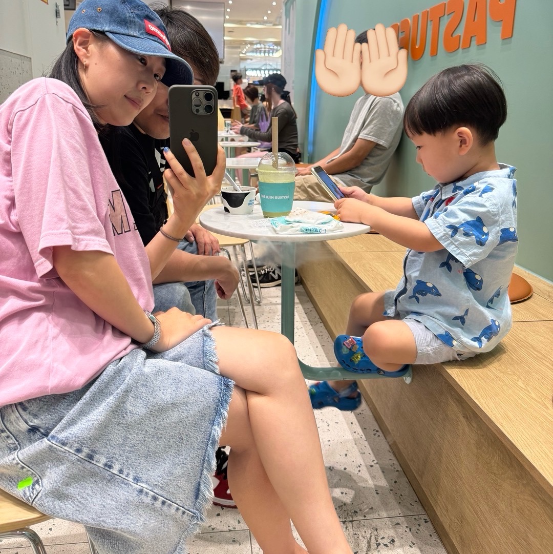 Supreme Cracked Arc S/S Top Pink - 24SS, Supreme Washed Chino Twill Camp Cap Denim - 22FW 착용 스타일 - 2