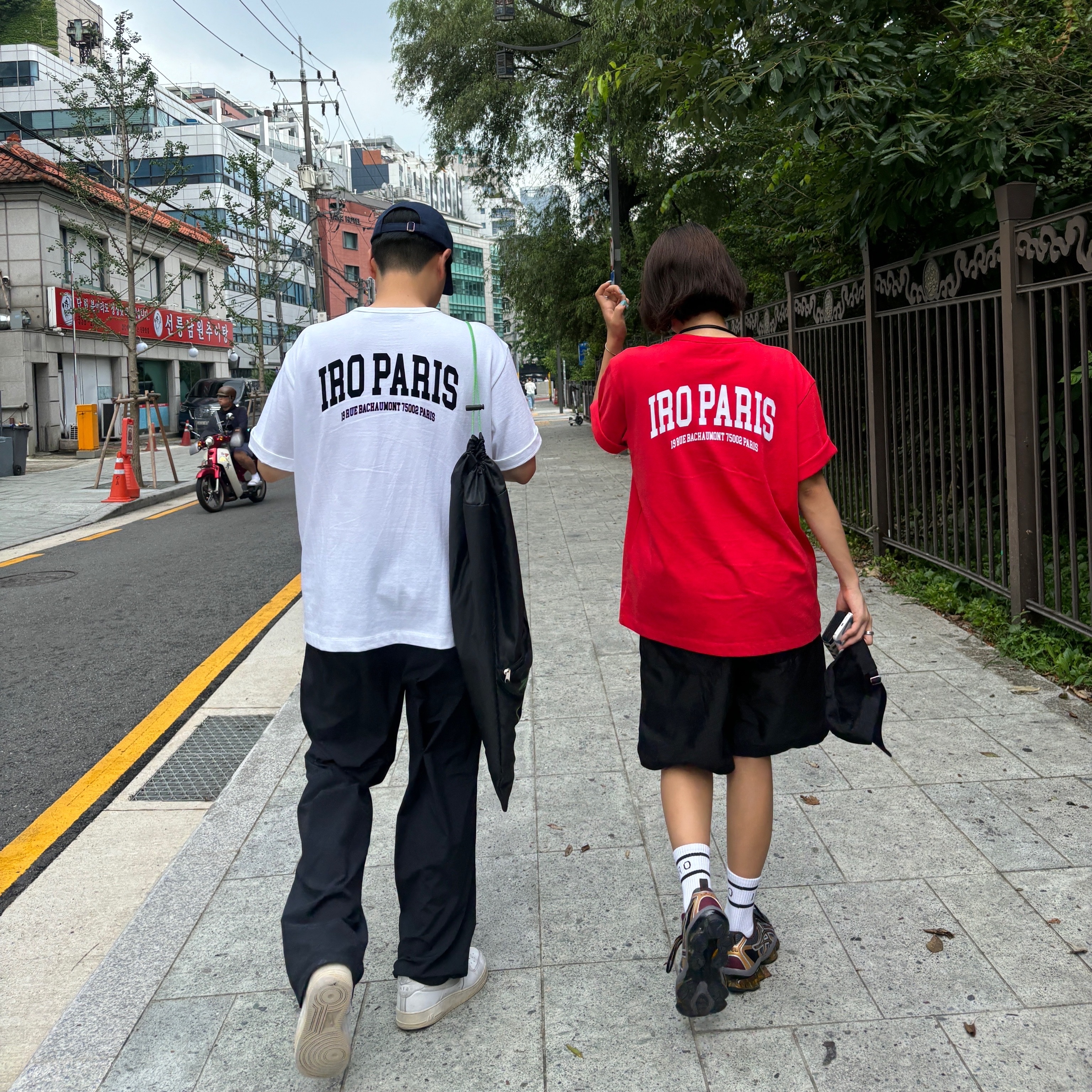 Iro Club De Paris Edition Cotton T-Shirt Red, Iro Club De Paris Edition Cotton T-Shirt White 착용 스타일 - 2