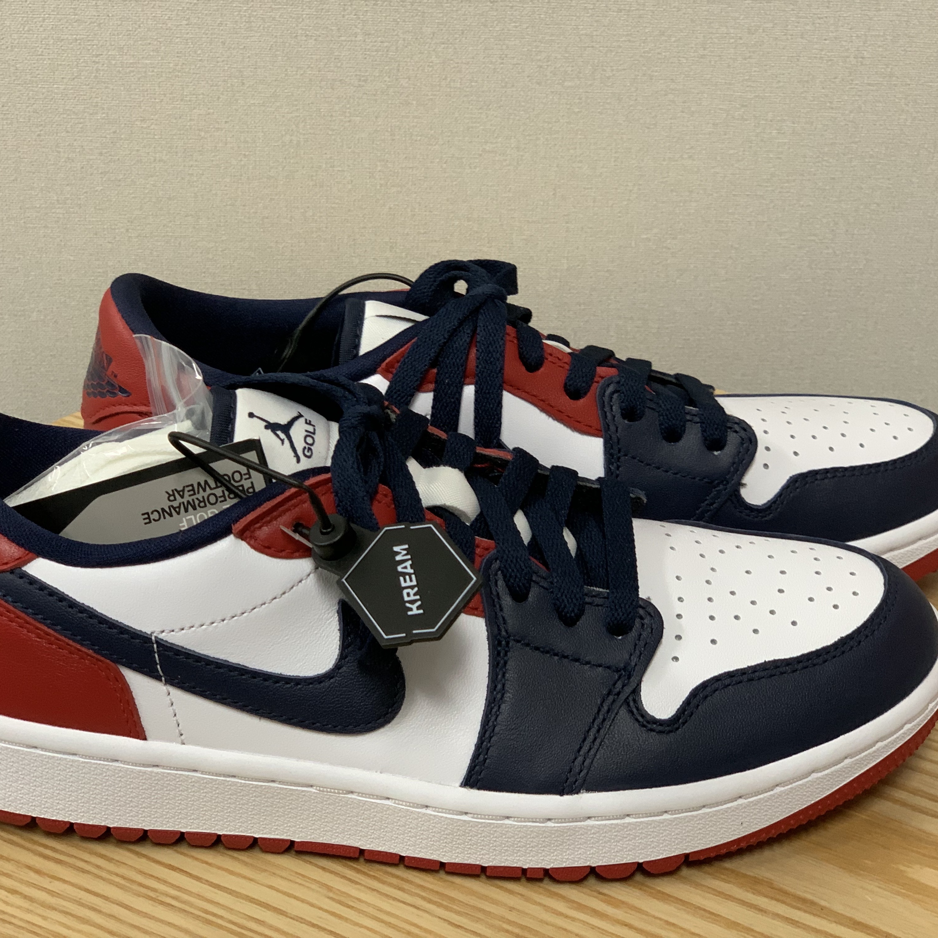 Jordan 1 Low Golf Obsidian Varsity Red 착용 스타일