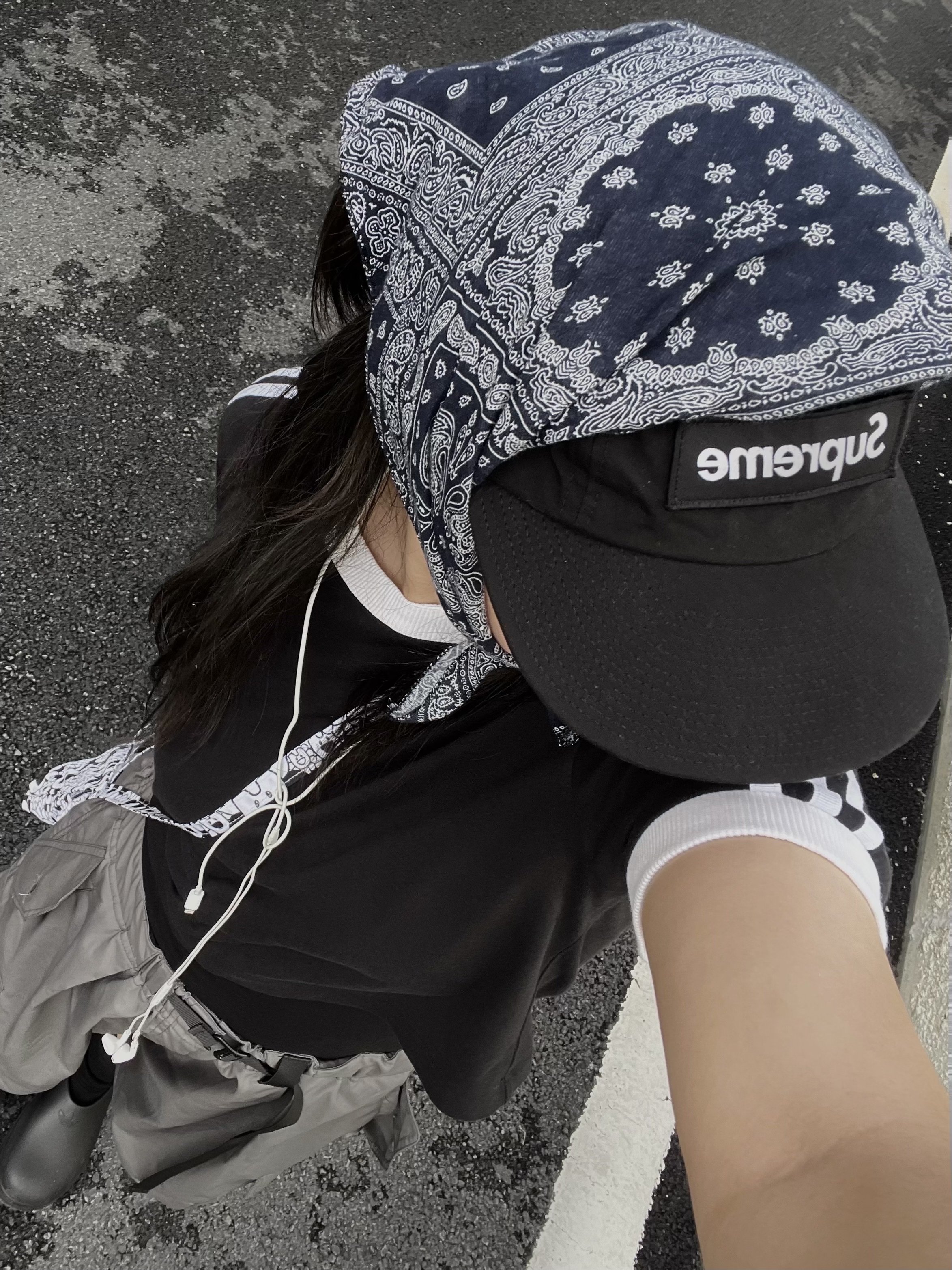 NewJeans Bunini 5 Tier Pattern Umbrella White, (W) Adidas Adifom Stan Smith Mule Core Black 착용 스타일 - 5