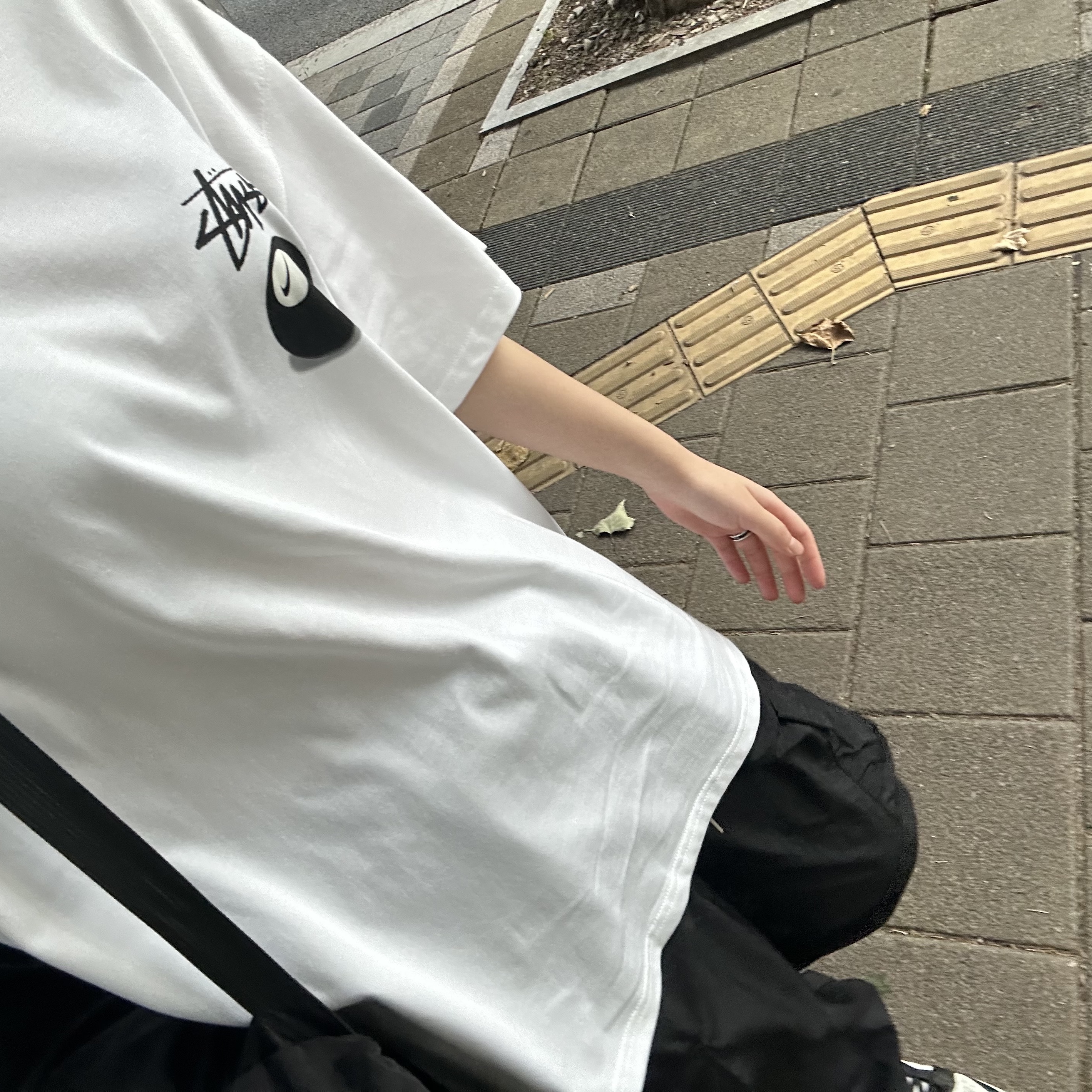 Nike x Stussy NRG FL SS 8 Ball T-Shirt White (DO9322-100) 착용 스타일