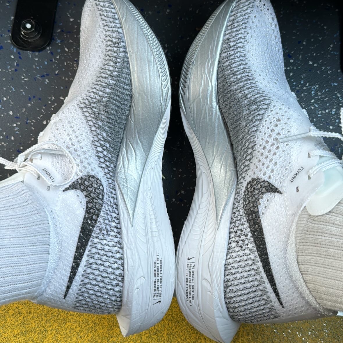 Nike ZoomX Vaporfly Next% 3 White Grey 착용 스타일