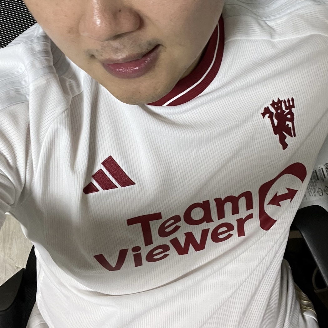 Adidas Manchester United 2023/24 3rd Jersey Cloud White - KR Sizing (Non Marking Ver.) 착용 스타일 - 2