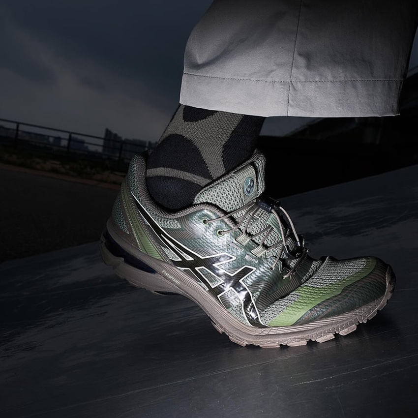 Asics x Sansan Gear Gel-Terrain Phantom Moon Mist, Asics x Sansan Gear Gel-Terrain Grey Violet Jolly Green 착용 스타일 - 3