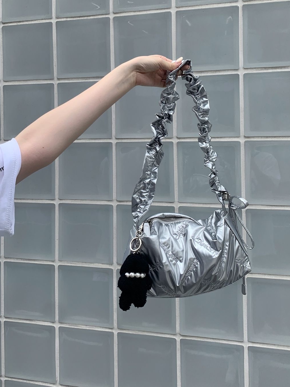 Carlyn Ginna Silver_H74109010S, Carlyn Ginna Ivory_H74109010I 착용 스타일