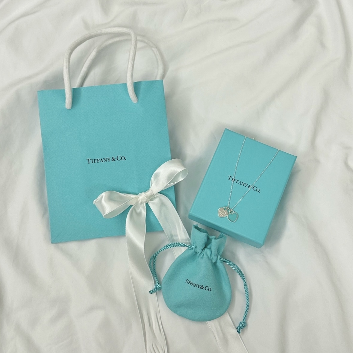 Tiffany & Co. Return To Tiffany Blue Double Heart Tag Pendant Mini Silver 착용 스타일 - 2