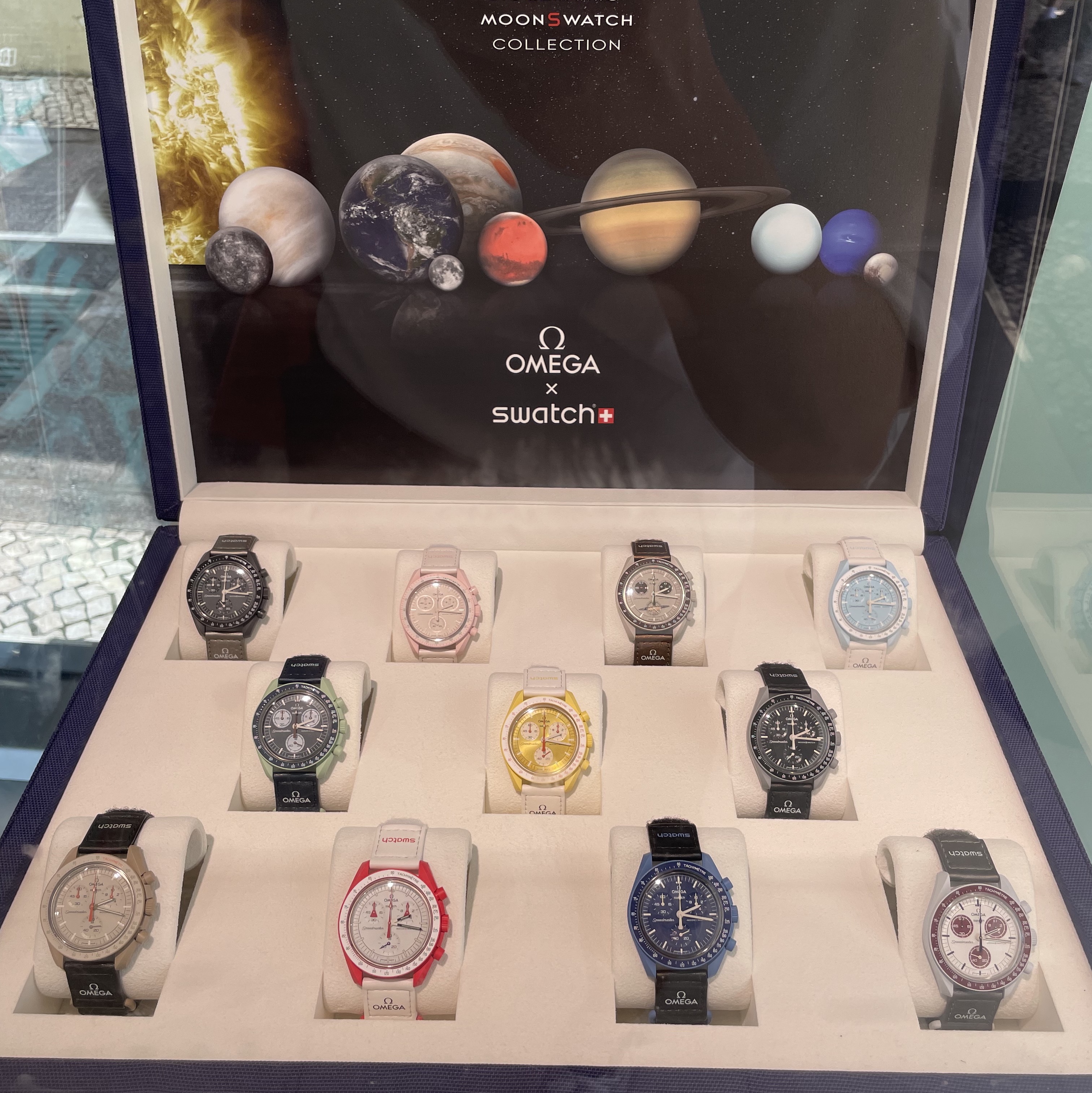 Swatch x Omega Bioceramic MoonSwatch Mission To The Moon 착용 스타일 - 2