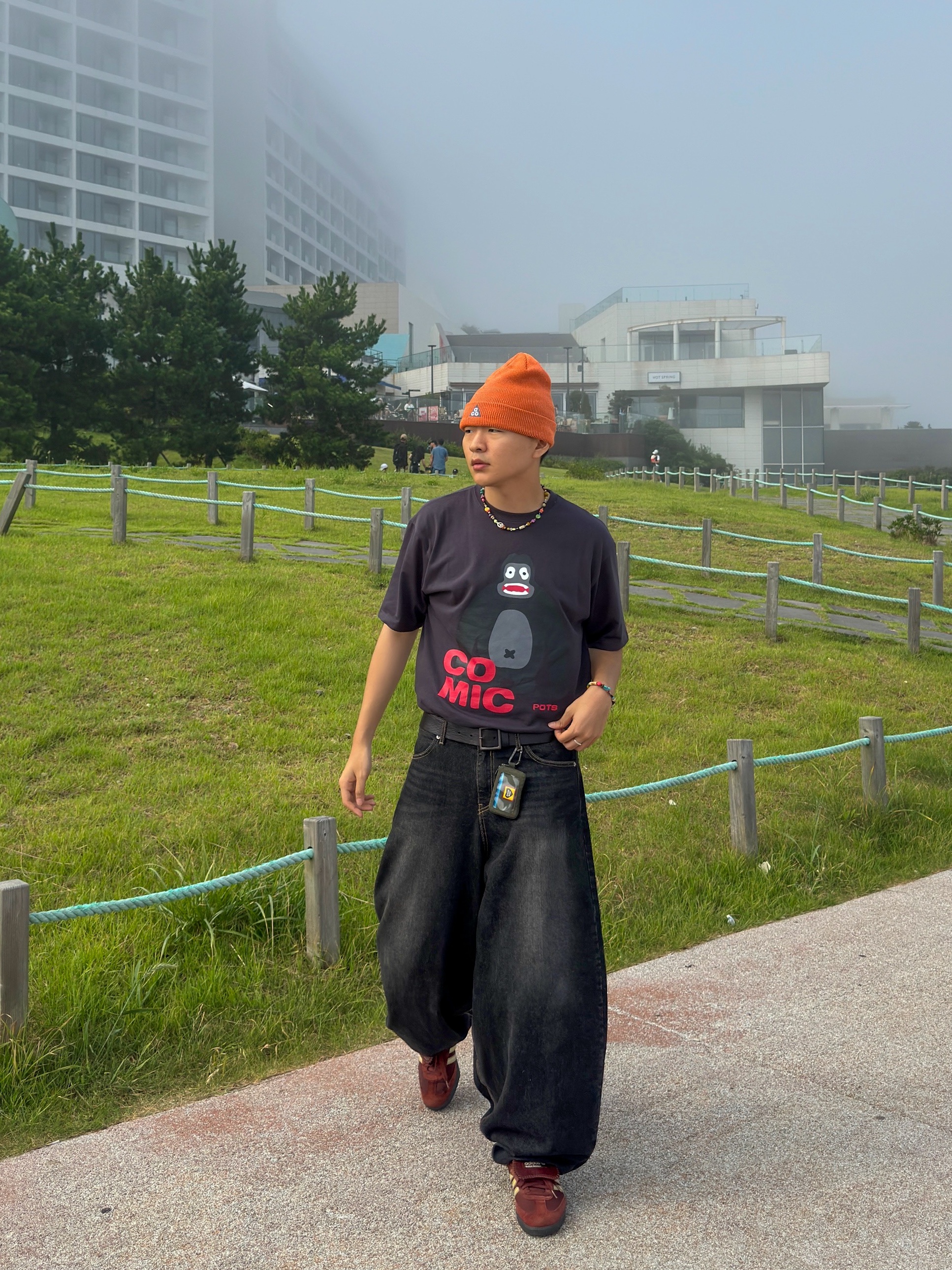 POTS Gorilla T-Shirt Chacoal, Adidas x Wales Bonner Nylon Samba Fox Brown Sandy Beige 착용 스타일 - 4