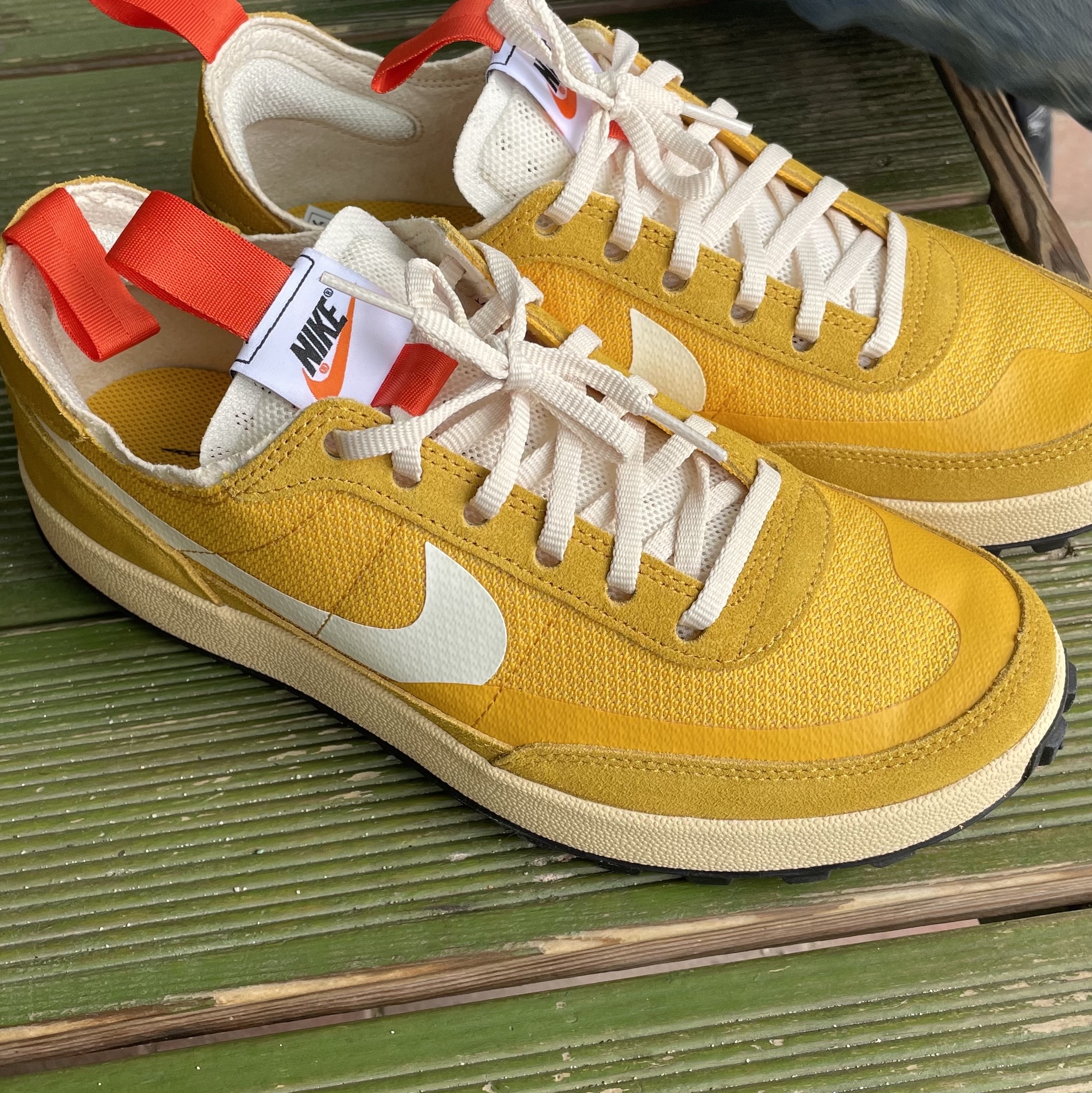 Louis Vuitton x Nike Air Force 1 Low by Virgil Abloh White Team Royal, Nike x Tom Sachs General Purpose Shoe Archive 착용 스타일 - 3