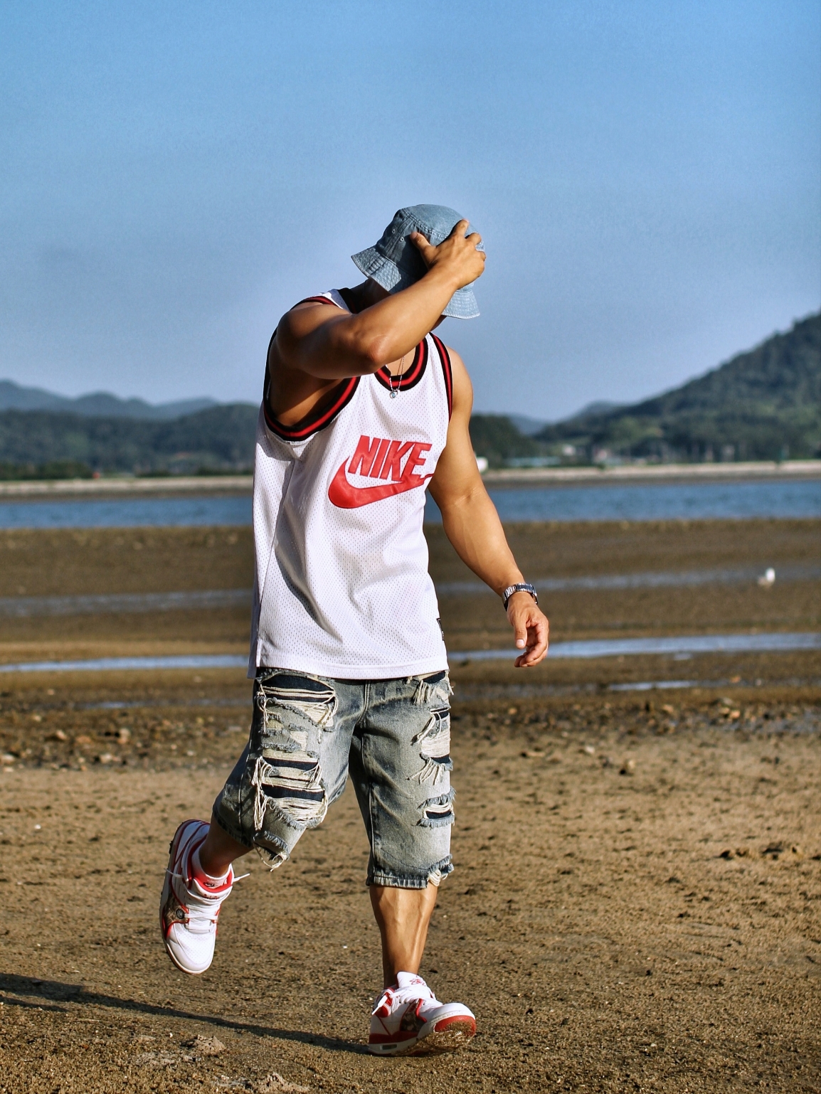 Nike Apex Denim Bucket Hat Aegean Storm Thunder Blue, Nike x Stussy Air Flight 89 Low White Habanero Red Sail 착용 스타일 - 1