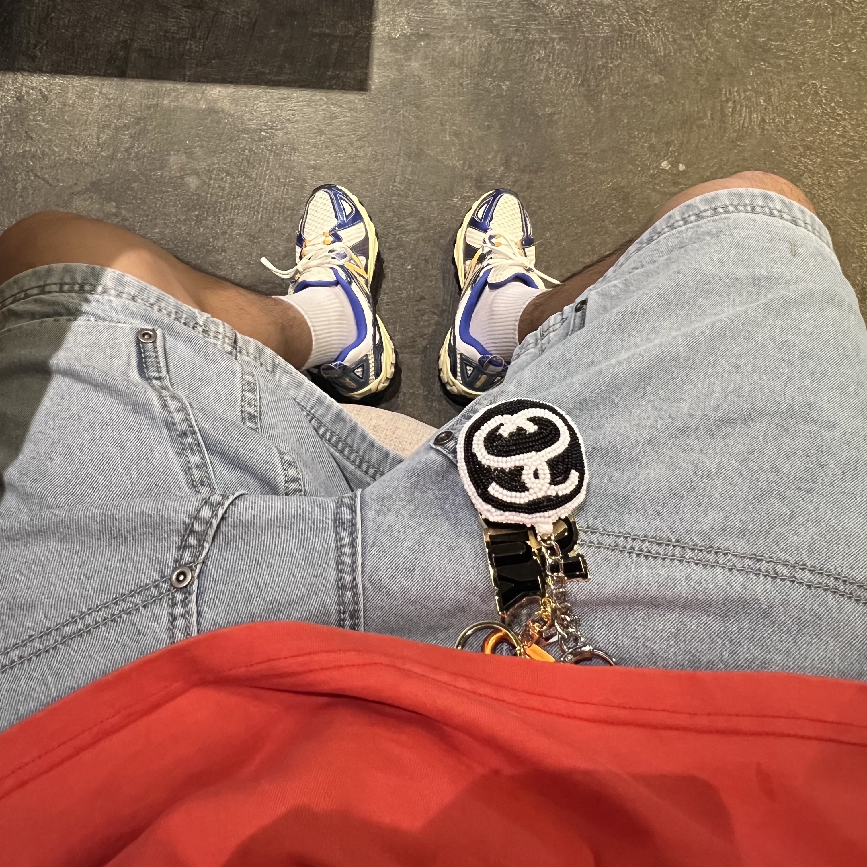 New Balance x Yeseyesee ML610 Atlantic Blue Varsity Gold, Stussy SS Link Beaded Ball Keychain Black 착용 스타일 - 2