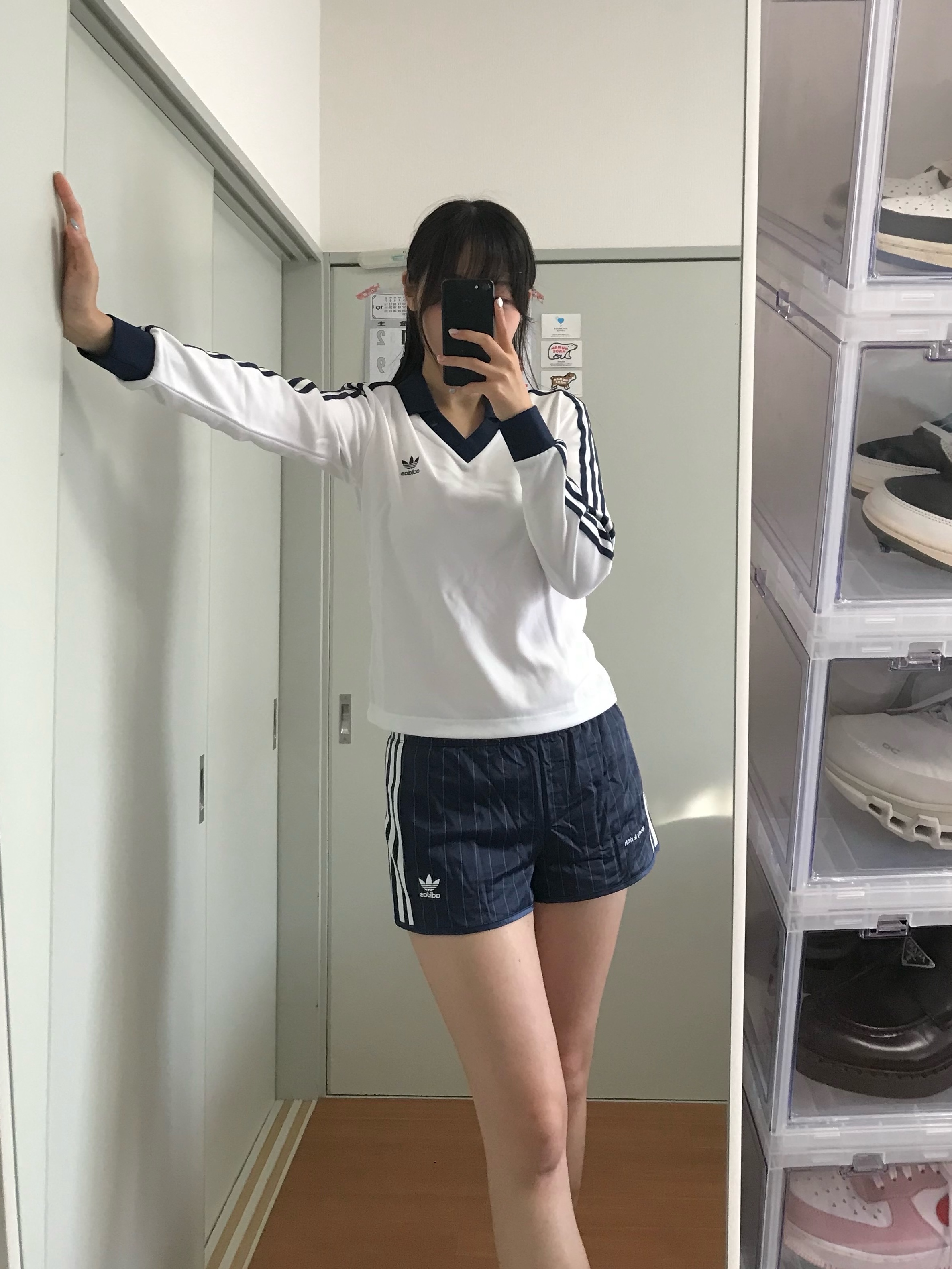 (W) Adidas x Sporty & Rich Long Sleeve Football Jersey White Night Indigo - KR Sizing, (W) Adidas x Sporty & Rich Shorts White Night Indigo - KR Sizing 착용 스타일