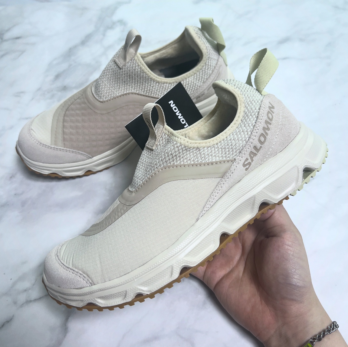 Salomon RX Snug Almond Milk Feather Gray 착용 스타일