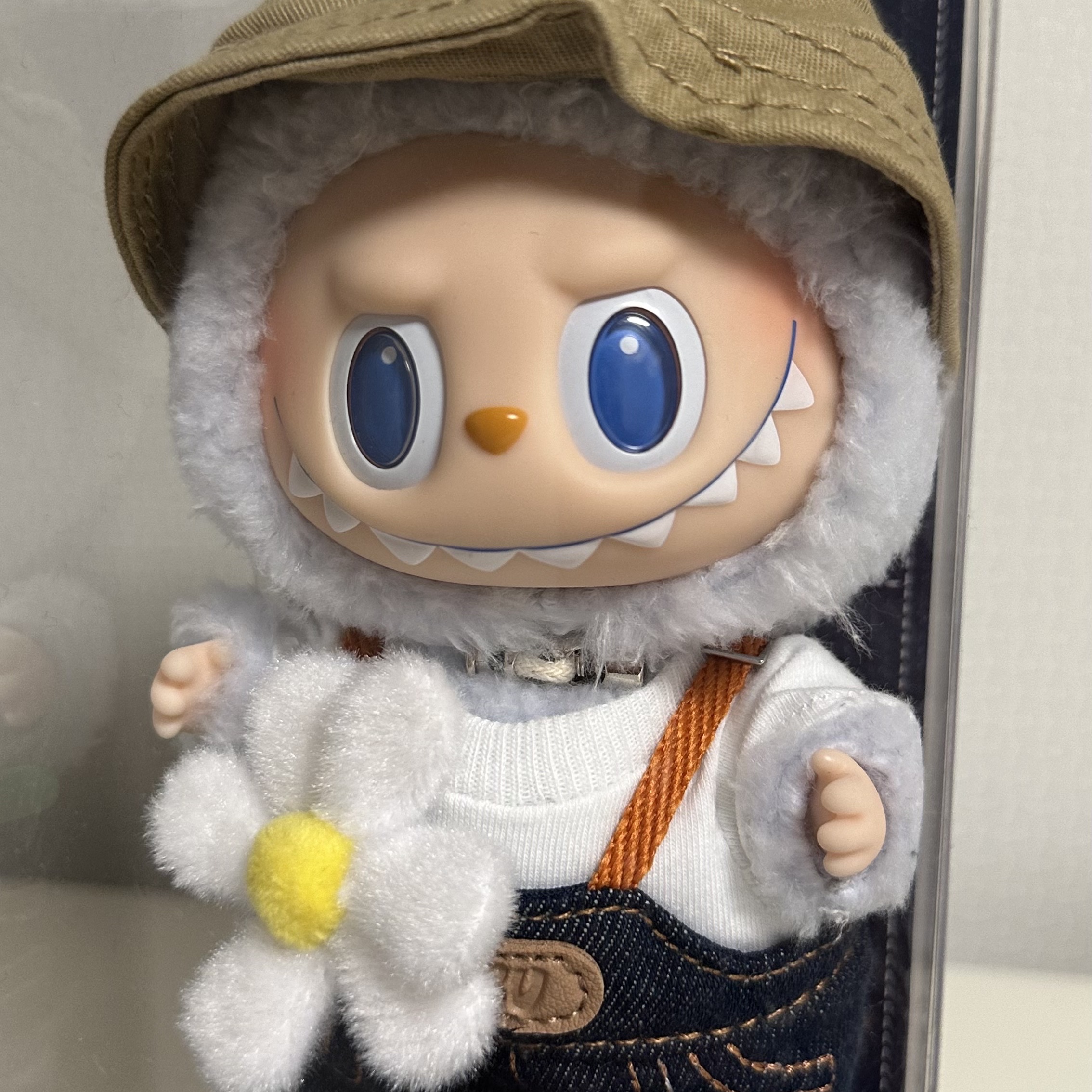 Pop Mart Fall In Wild Labubu Series Toy Keyring 착용 스타일 - 1