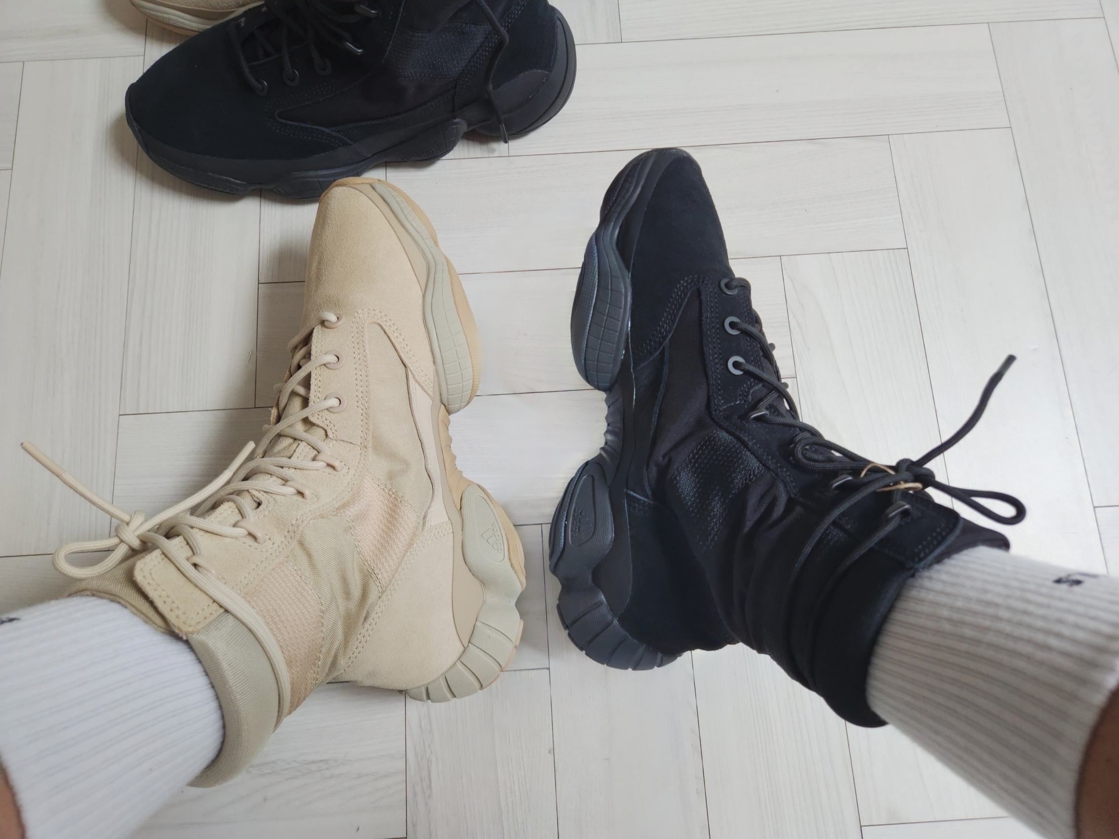 Adidas Yeezy 500 High Tactical Utility Black 착용 스타일 - 5