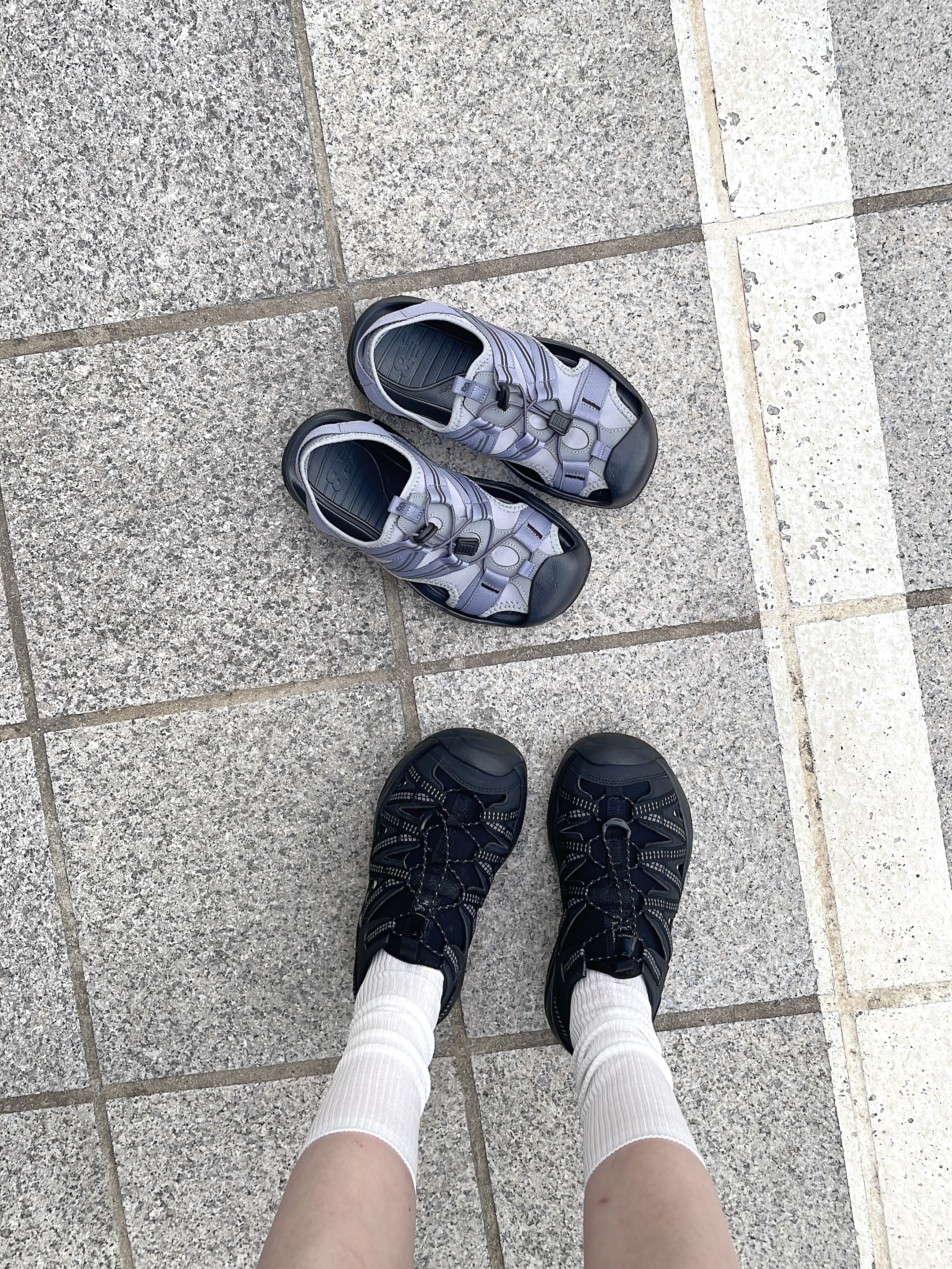 New Balance 4205 Cove v2 Light Gray 착용 스타일