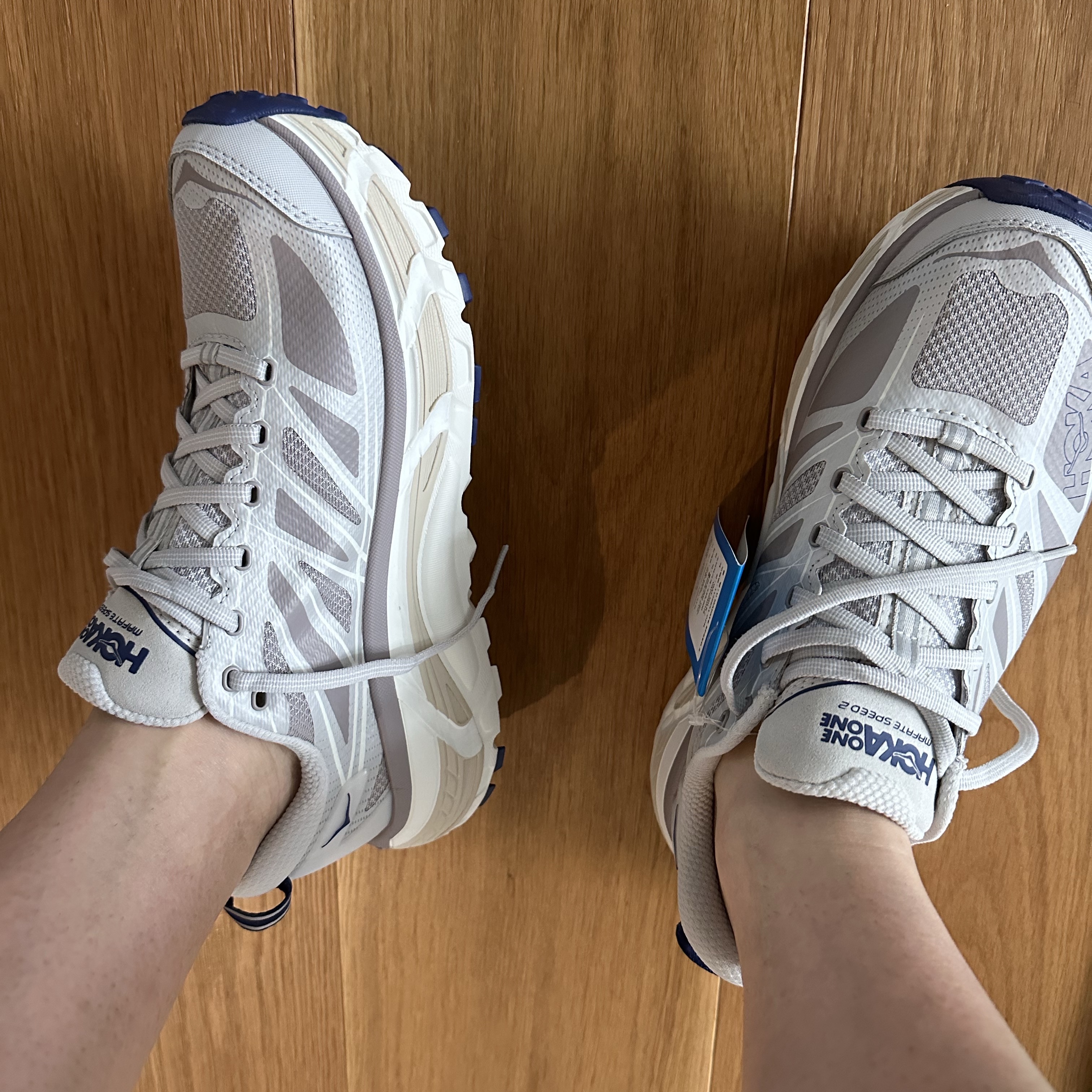 Hoka Mafate Speed 2 Oat Milk Vaporous 착용 스타일