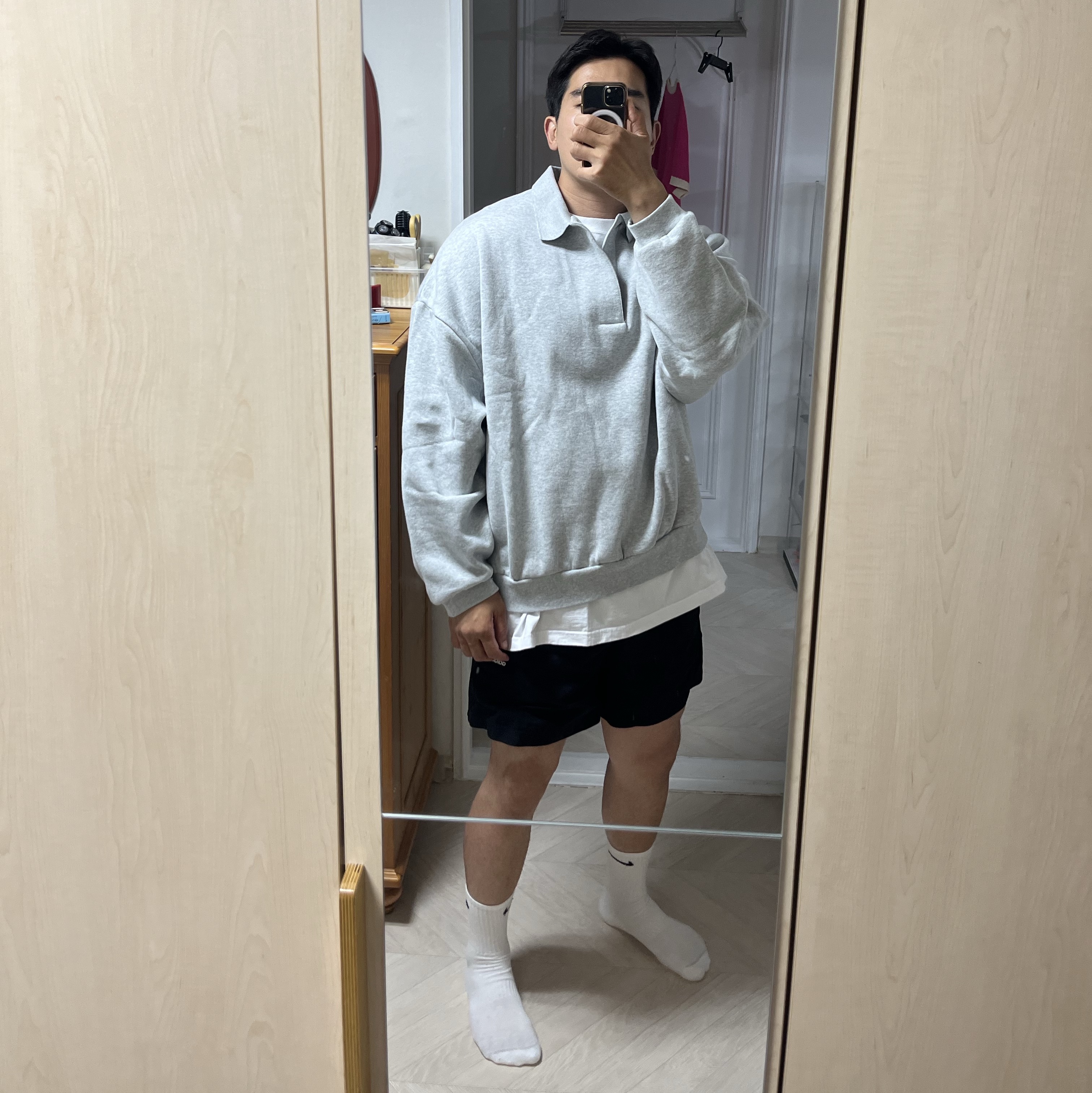 Essentials Long Sleeve Polo Light Heather Grey - 24SS 착용 스타일