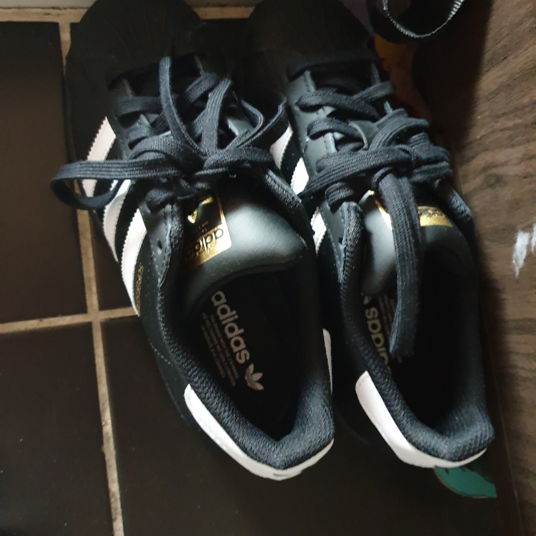 (J) Adidas Superstar Black White 착용 스타일