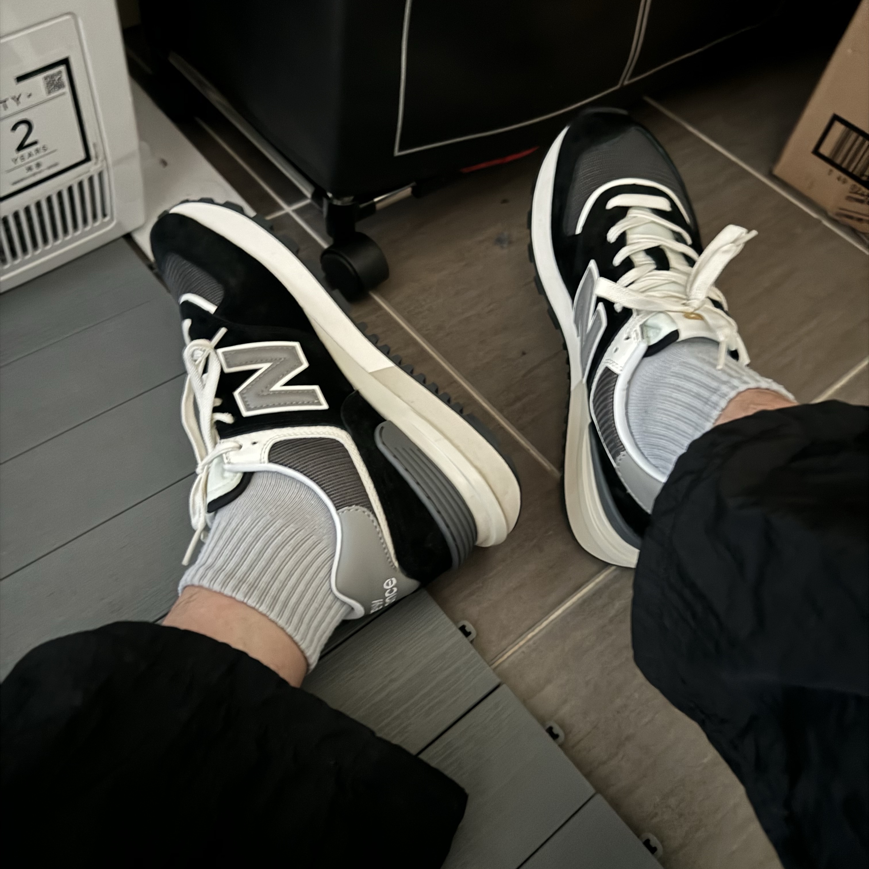 New Balance 574 Legacy Black 착용 스타일