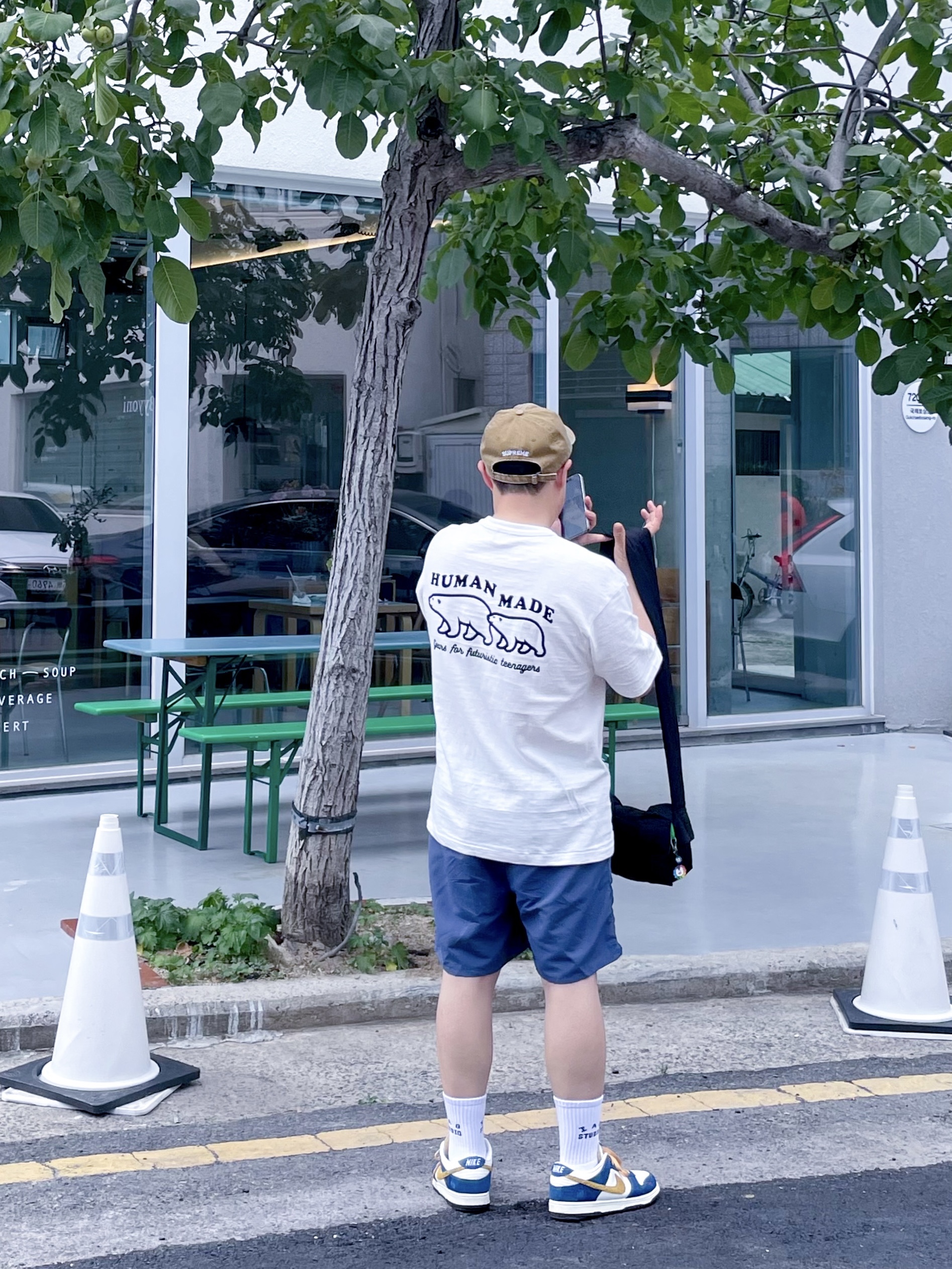 Nike x Kasina Dunk Low 80's Bus, Human Made Graphic T-Shirt #10 White 착용 스타일