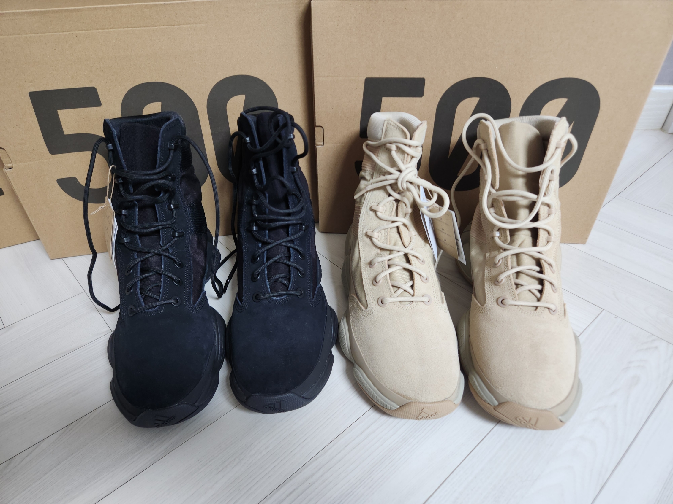 Adidas Yeezy 500 High Tactical Utility Black 착용 스타일 - 3