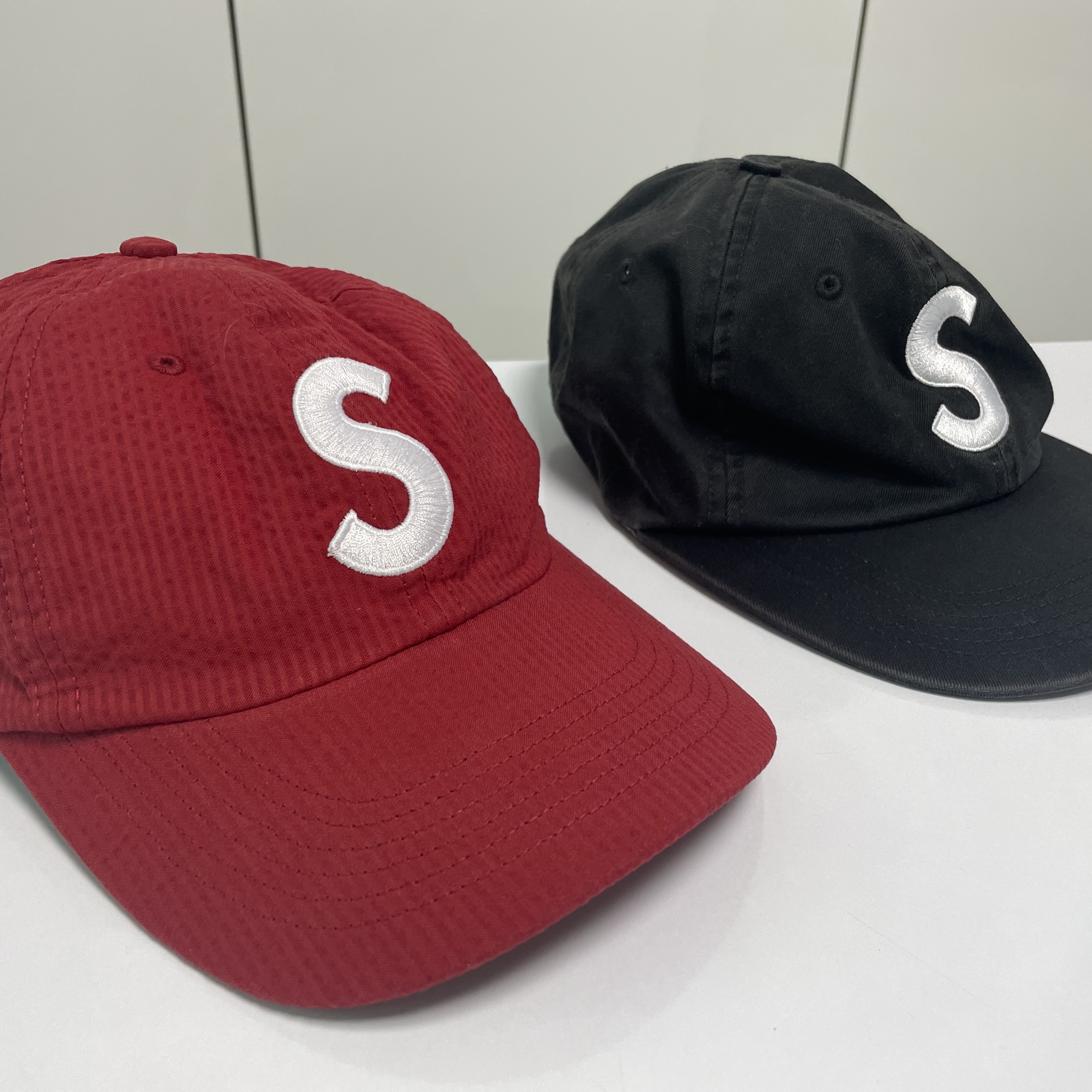 Supreme Seersucker S Logo 6-Panel Red - 24SS 착용 스타일 - 1