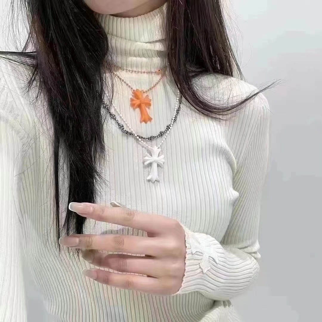 Chrome Hearts Silichrome CH Cross Pendant White 2022/2023 착용 스타일