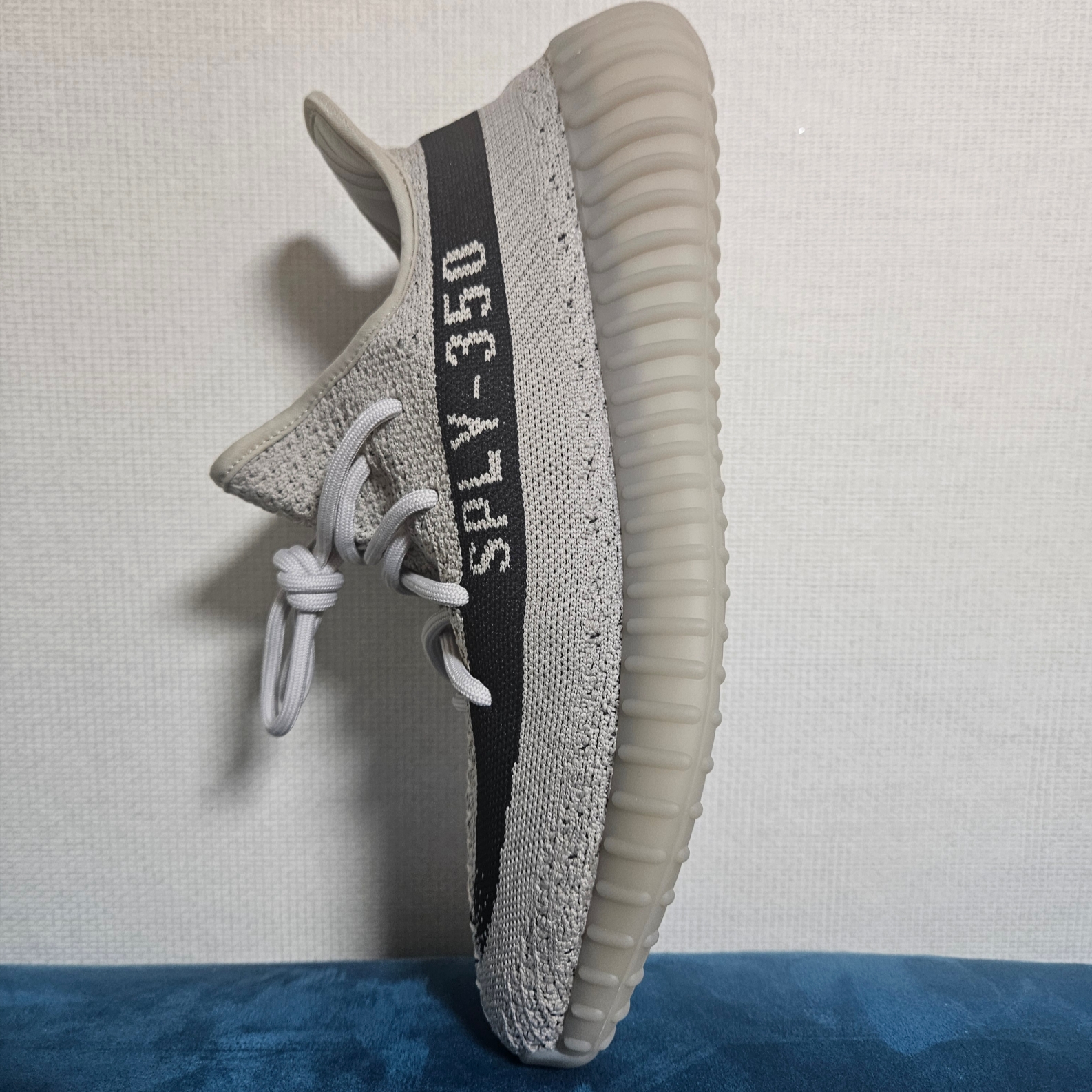 Adidas Yeezy Boost 350 V2 Slate Core Black 2022/2023 착용 스타일