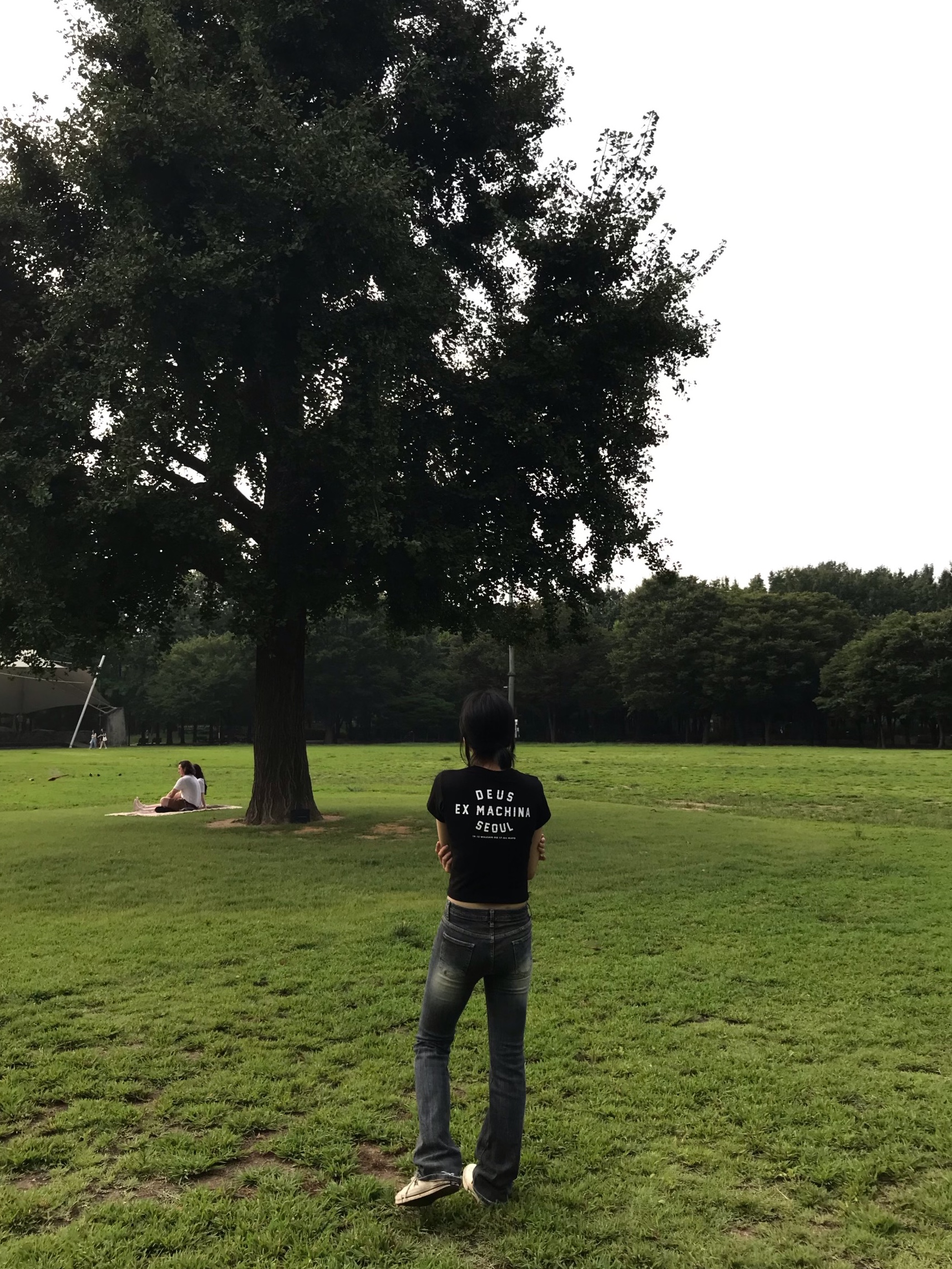 (Kids) Deus Ex Machina College Seoul T-Shirt Black 착용 스타일 - 1