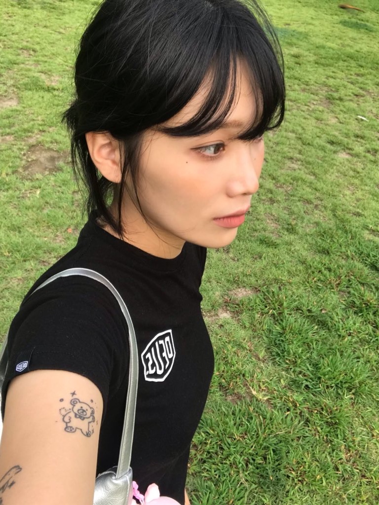 (Kids) Deus Ex Machina College Seoul T-Shirt Black 착용 스타일 - 3