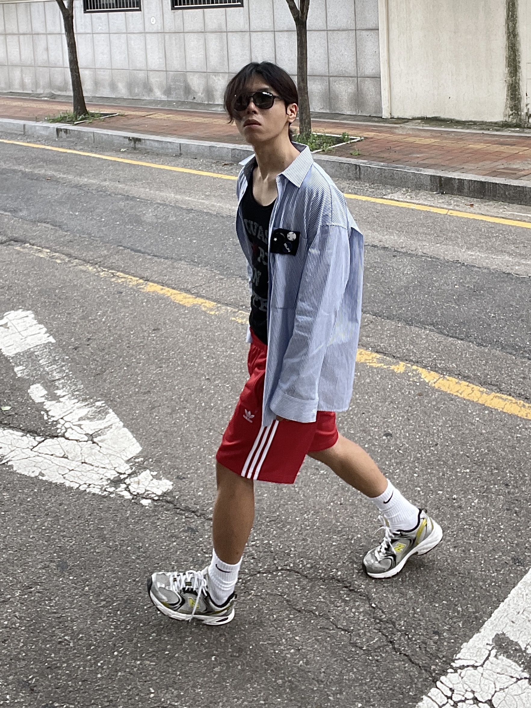 (W) Adidas Firebird Shorts Better Scarlet White - KR Sizing 착용 스타일 - 1