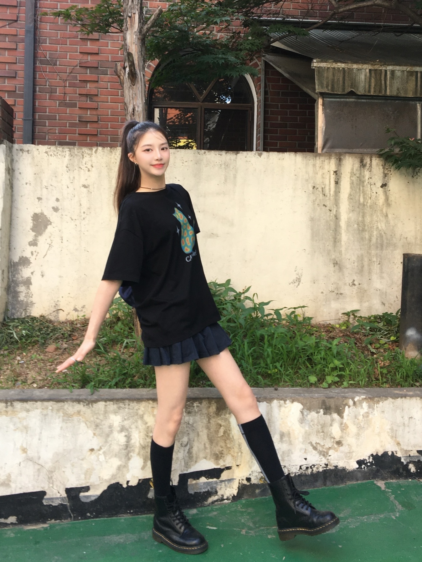 RDVZ CATch Me T-Shirt Black 착용 스타일 - 3