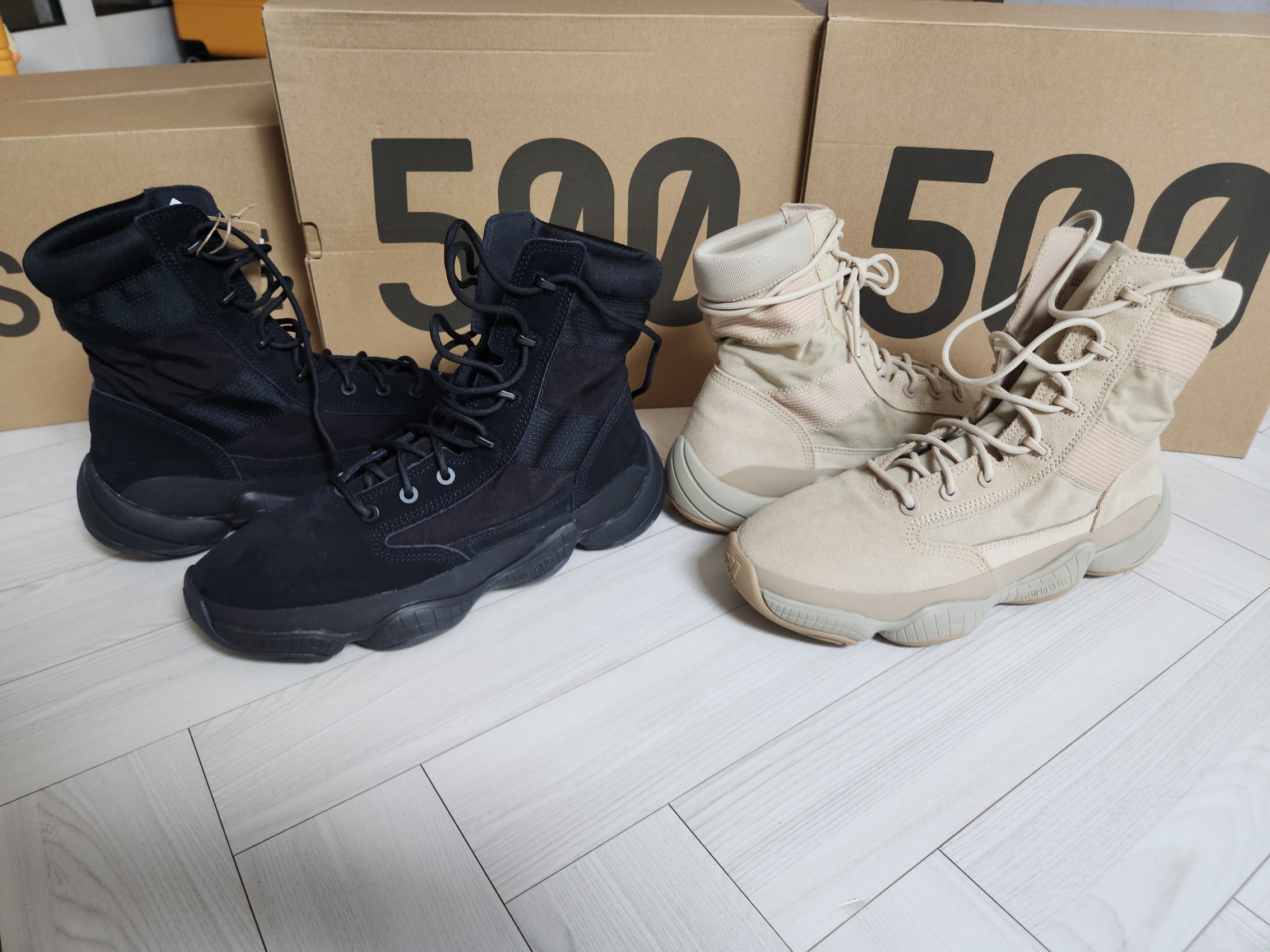 Adidas Yeezy 500 High Tactical Utility Black 착용 스타일 - 2