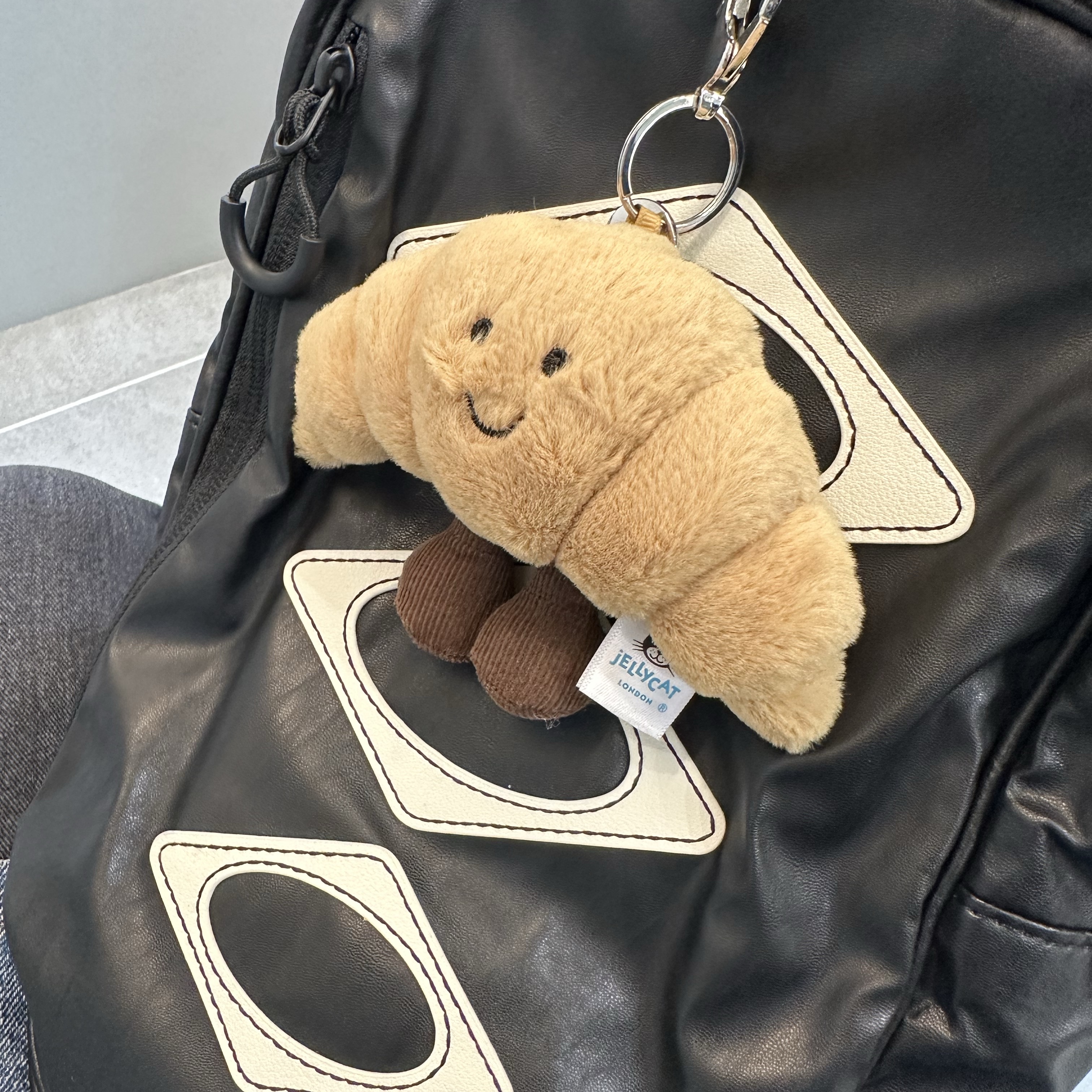 Mischief Rhombus Mini Backpack Black 착용 스타일