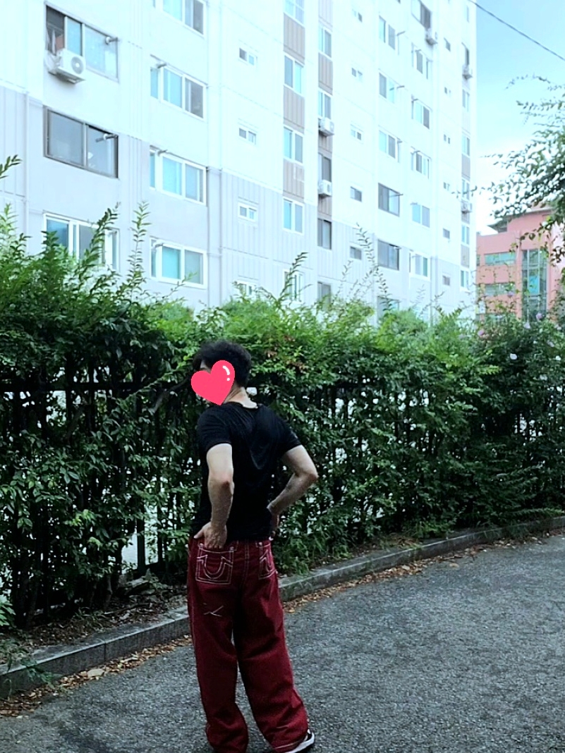 True Religion Scar Washed Denim Pants Red, Diesel B-1DR W Leather Belt with D Buckle Black 착용 스타일 - 2